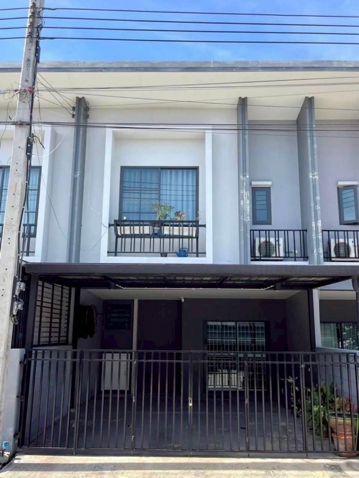 ให้เช่าทาวน์โฮมบางนา แบริ่ง ลาซาล : ให้เช่า ถนนเมน 19.9ตรว 3นอน3น้ำ ทาวน์โฮม 2 ชั้น บริทาเนีย เมกะทาวน์ บางนา  