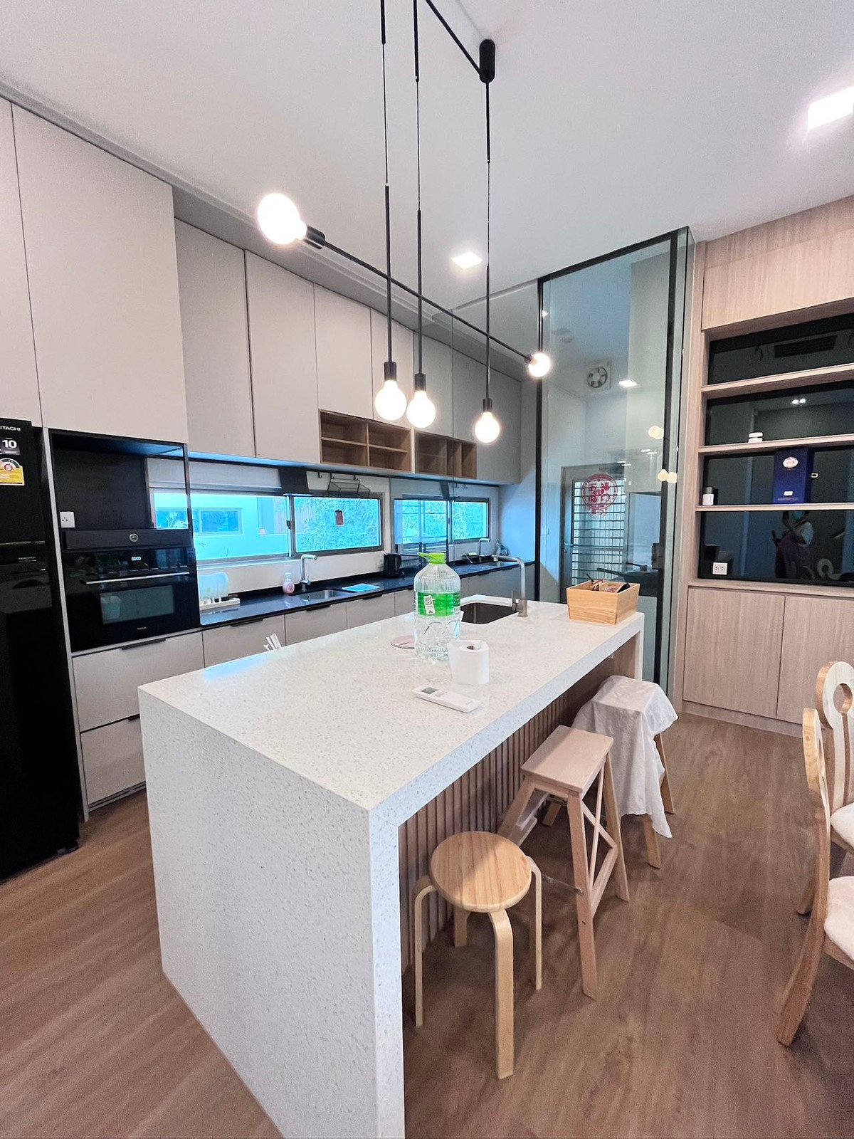 ให้เช่าบ้านพัฒนาการ ศรีนครินทร์ : ᚱ ให้เช่า 🔥ต่อรองได้ ปล่อยเช่าด่วน ✅4 ห้องนอน 324 ตร.ม. บ้านเดี่ยว Vive Rama 9 ใกล้โรงเรียนนานาชาติ Wellington และโรงพยาบาลสมิติเวช