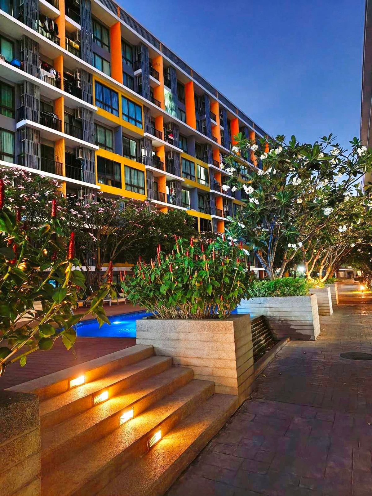 ขายคอนโดบางนา แบริ่ง ลาซาล :   Icondo Sukhumvit 103 (อุดมสุข 58)   ราคา: 1.69 ล้านบาท ขนาด: 33.26 ตร.ม. (1 ห้องนอน / 1 ห้องน้ำ)