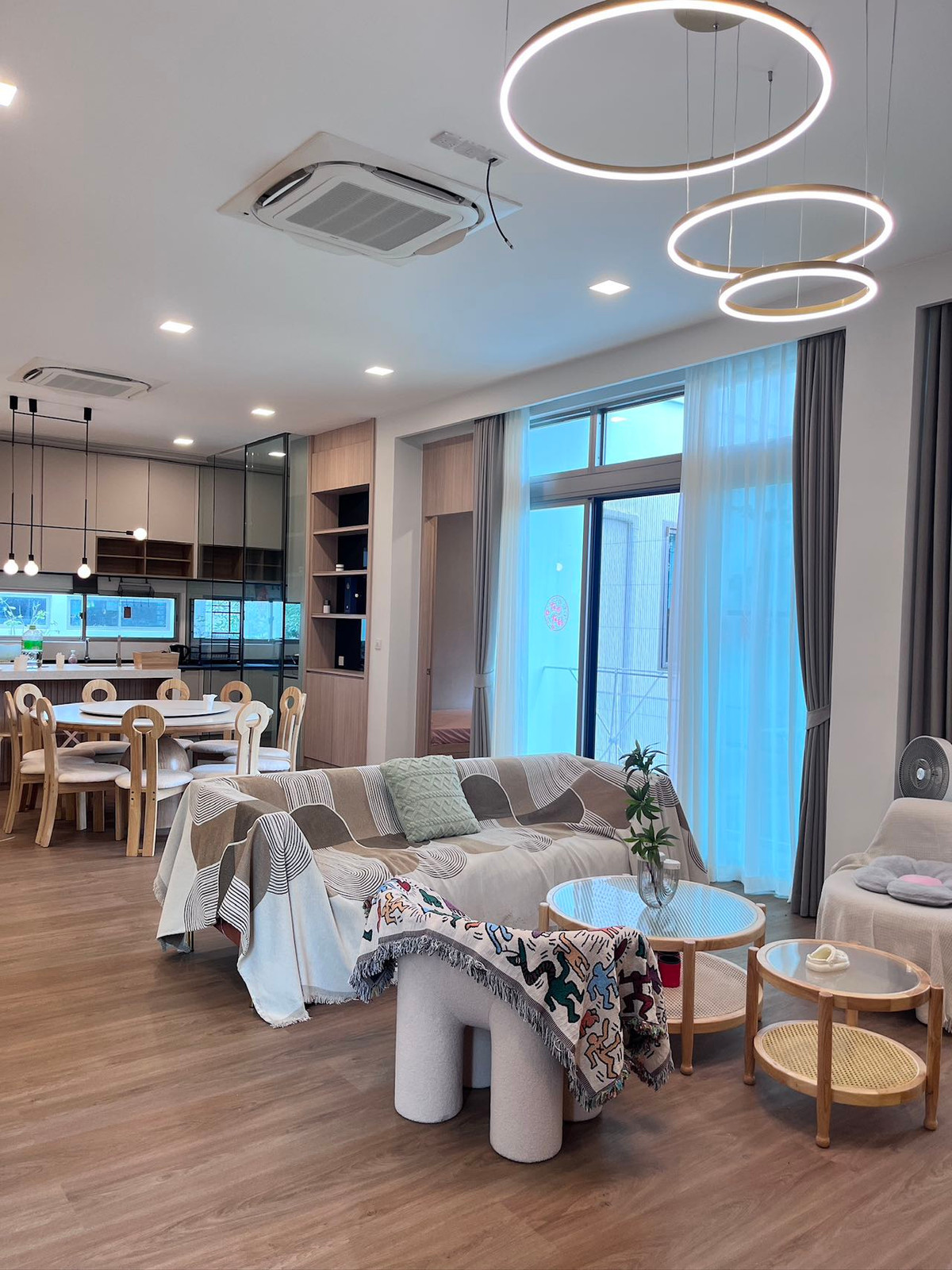 ให้เช่าบ้านพัฒนาการ ศรีนครินทร์ : ᚱ ให้เช่า 🔥ต่อรองได้ ปล่อยเช่าด่วน ✅4 ห้องนอน 324 ตร.ม. บ้านเดี่ยว Vive Rama 9 ใกล้โรงเรียนนานาชาติ Wellington และโรงพยาบาลสมิติเวช