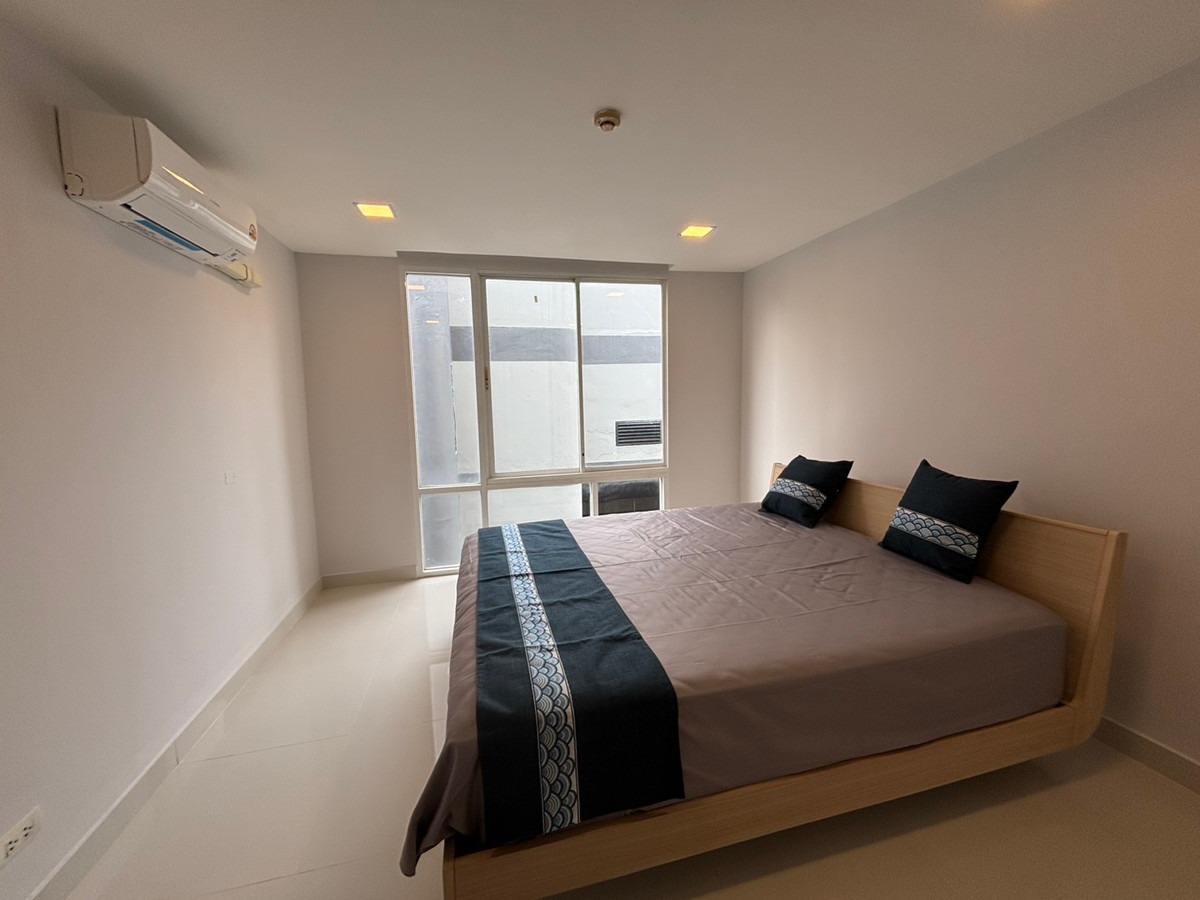 For RentCondoSukhumvit, Asoke, Thonglor : For rent: The Alcove 49, private, quiet, in the heart of Sukhumvit 49, large room, 1 bedroom, excellent condition, ready to move in.