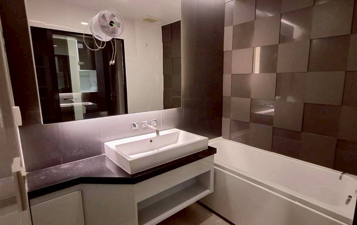 ขายคอนโดรัชดา ห้วยขวาง : 🏙️ Ivy Ampio | ห้องสวย พร้อมอยู่ ราคาดีมาก! 💎 ขายเพียง 5,990,000 บาท💰แต่งสวยสไตล์โมเดิร์นลักชัวรี่ โปร่ง โล่ง แสงธรรมชาติเต็มห้อง ☀️