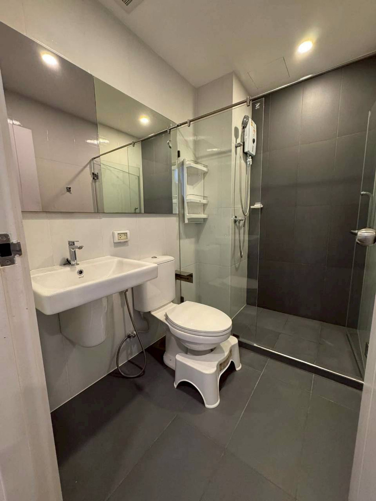 ให้เช่าคอนโดมีนบุรี-ร่มเกล้า : ✅ OGR168 ✅ Line : @p2nproperty