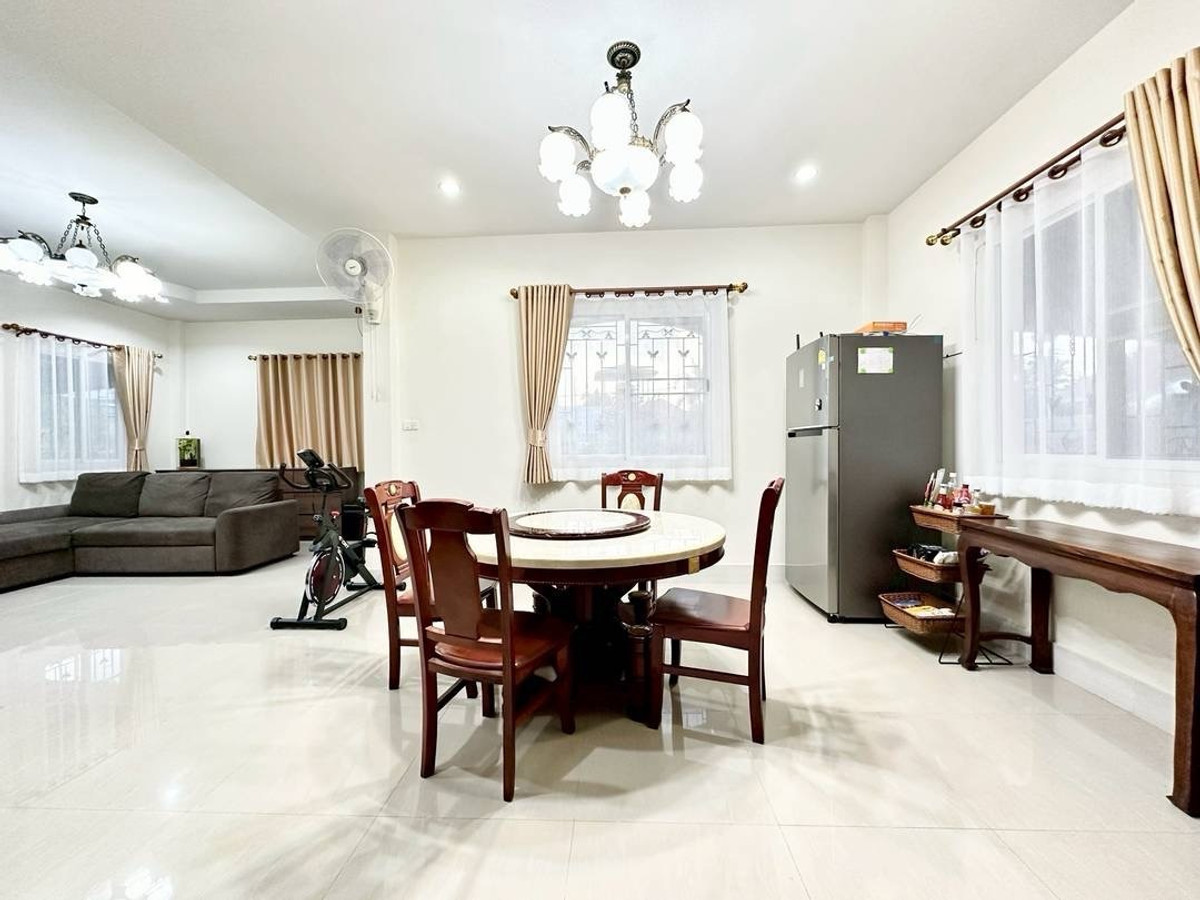 For SaleHousePattaya, Bangsaen, Chonburi : Single house for sale Two houses in the same area Near Jomtien Beach, Pattaya, 200 sq m, 5 bedrooms, 4 bathrooms