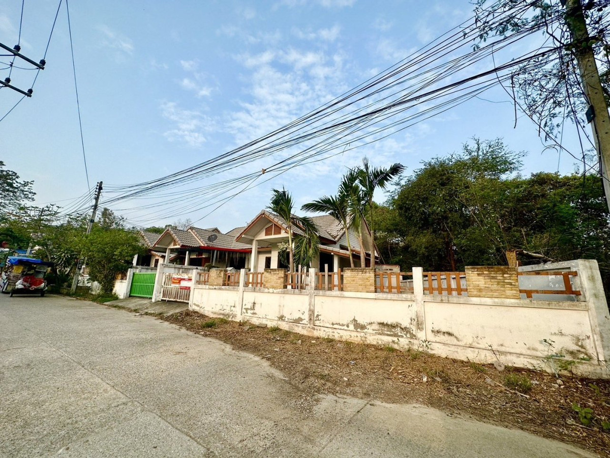 ขายทาวน์โฮมหัวหิน ประจวบคีรีขันธ์ : ขายทาวน์เฮ้าส์หมู่บ้านภูตะวัน  ทำเลถนนถนนหัวหิน-ห้วยมงคล(ทล.3218) ประจวบคีรีขันธ์  สภาพดี ราคาถูกมาก