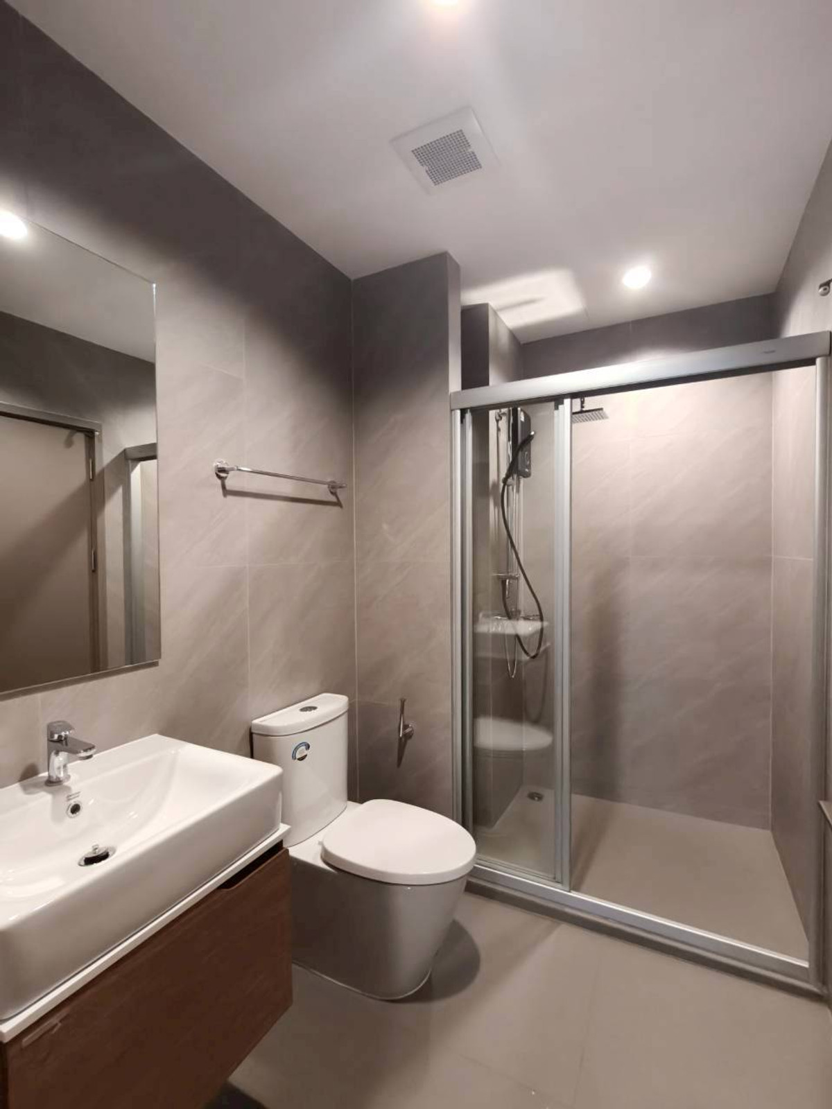 ให้เช่าคอนโดคลองเตย กล้วยน้ำไท : Line @assetcorner Welcome Co มีห้องว่างใหม่ทุกเดือน 1 Bed/ 1 Bed Plus/ 2 Bed