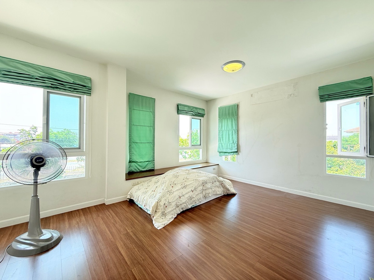 For SaleHouseRathburana, Suksawat : Complete functions, all in one house, large house up to 83 sq m. Saransiri Pracha Uthit - Suksawat Location next to the main road