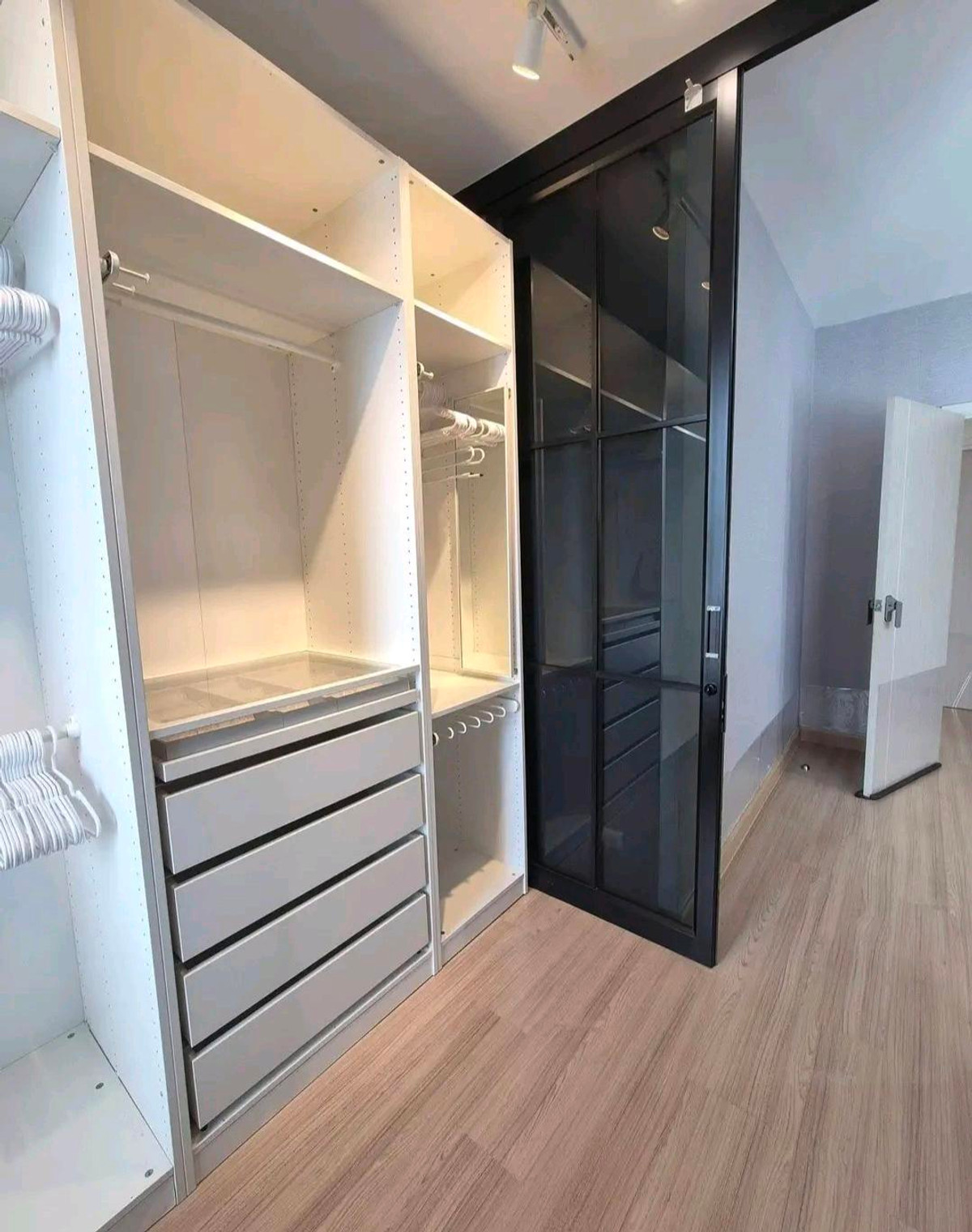 For RentTownhomeEakachai, Bang Bon : For rent Prusa Ville 68 Tha Phra - Chom Thong near BTS Wutthakat.
Fully furnished Ready to move in