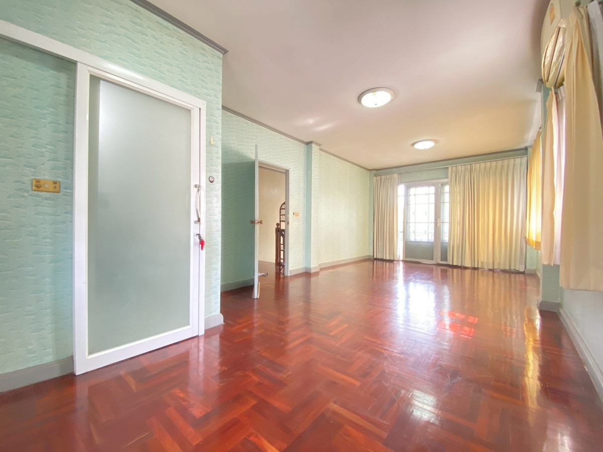 ขายบ้านสมุทรปราการ สำโรง : ขายบ้านเดี่ยว 2 ชั้น พร้อมอยู่ หมู่บ้านวรารมย์ เลควิลล์ บางพลี-สมุทรปราการ บ้านแต่งสวย ต่อเติมครบ | ทำเลดี | 