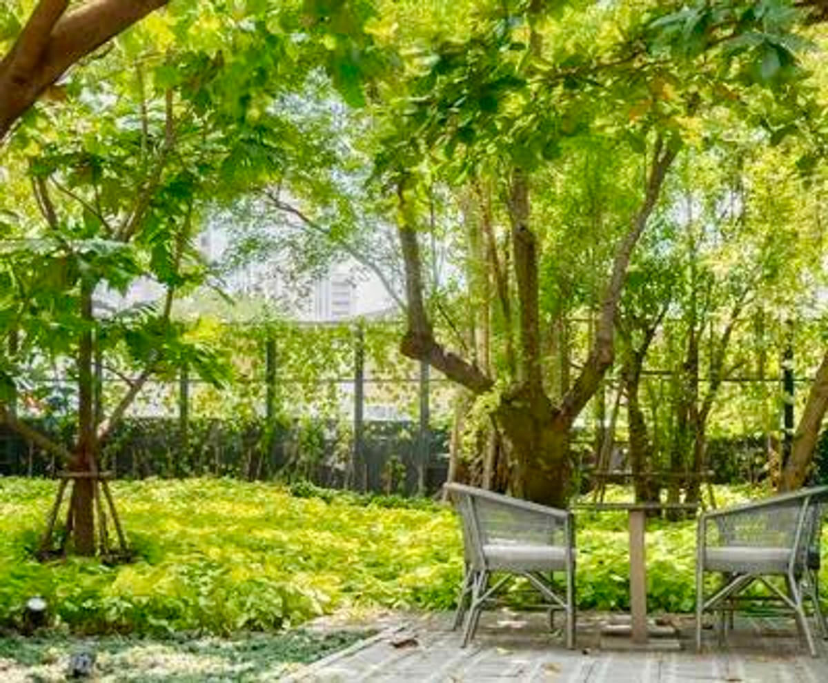 For RentCondoSukhumvit, Asoke, Thonglor : 🔥 Ashton Asoke, very beautiful room! 1 bedroom, 35 sq m, next to MRT Sukhumvit 0 meters, only 35,000/month, room ready to move in, open city view, high floor.