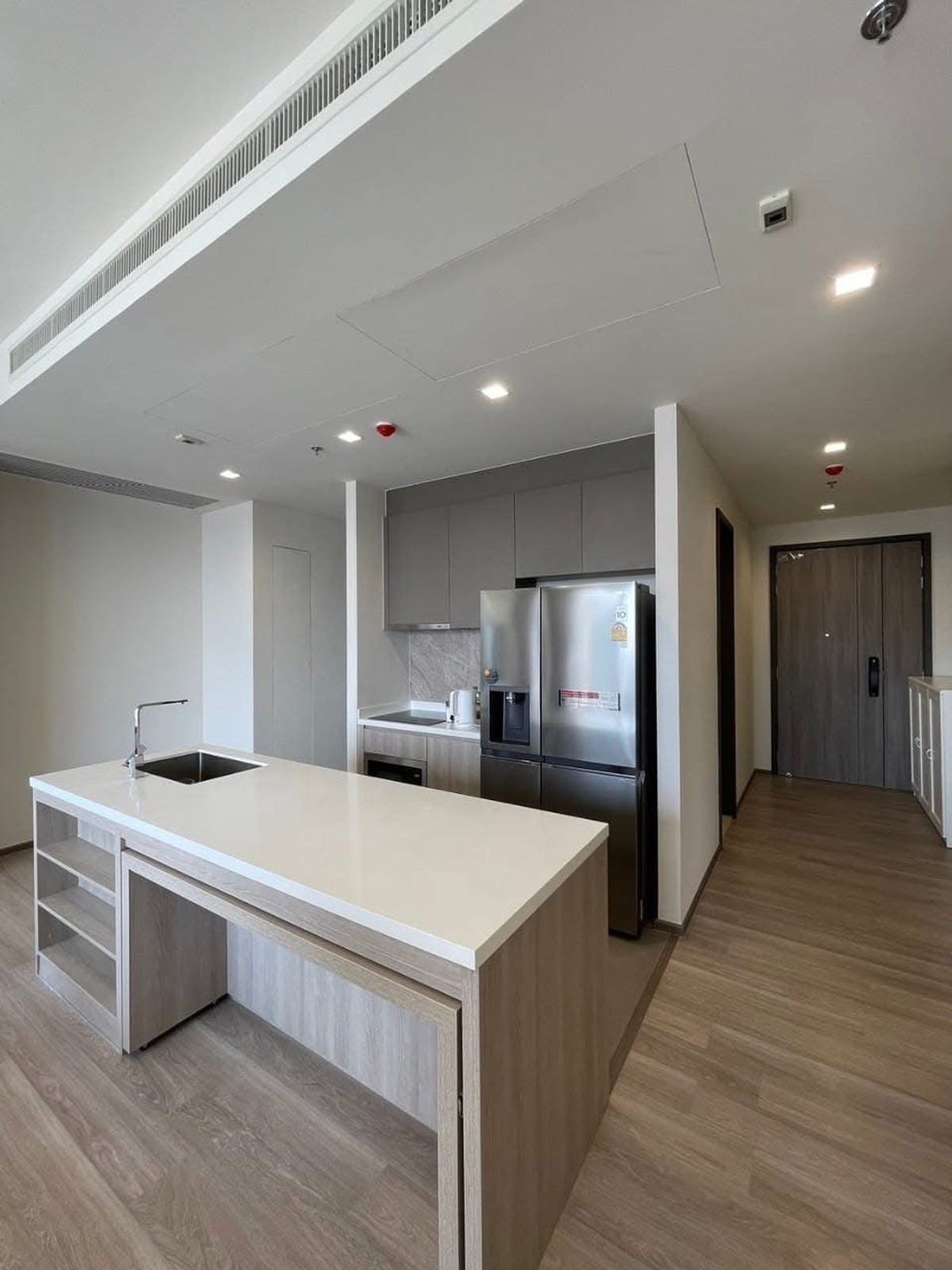 For SaleCondoSathorn, Narathiwat : Rhythm Charoenkrung Pavillion - Rhythm Charoenkrung Pavillion l River view, not across the block l By Bee