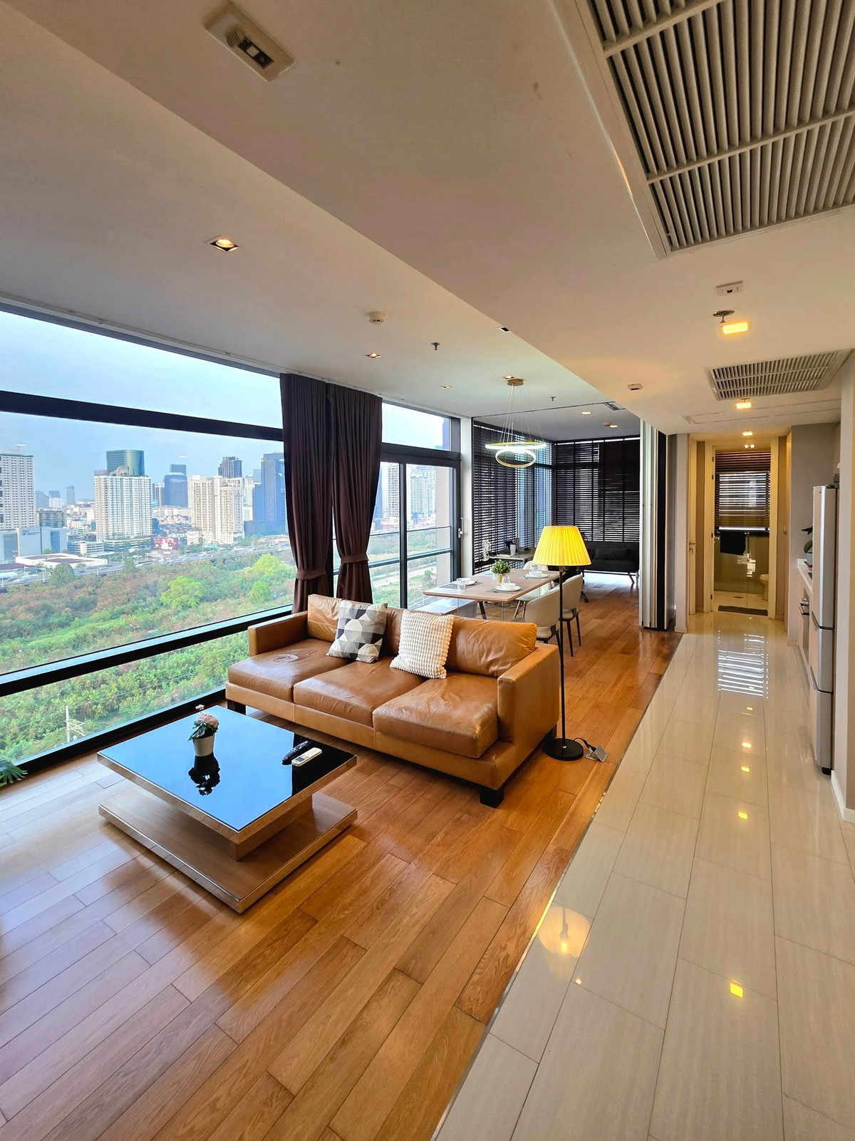 ให้เช่าคอนโดพระราม 9 เพชรบุรีตัดใหม่ RCA : RC033426 Condo for rent at Circle Living Prototype near MRT Phetchaburi / BTS Nana