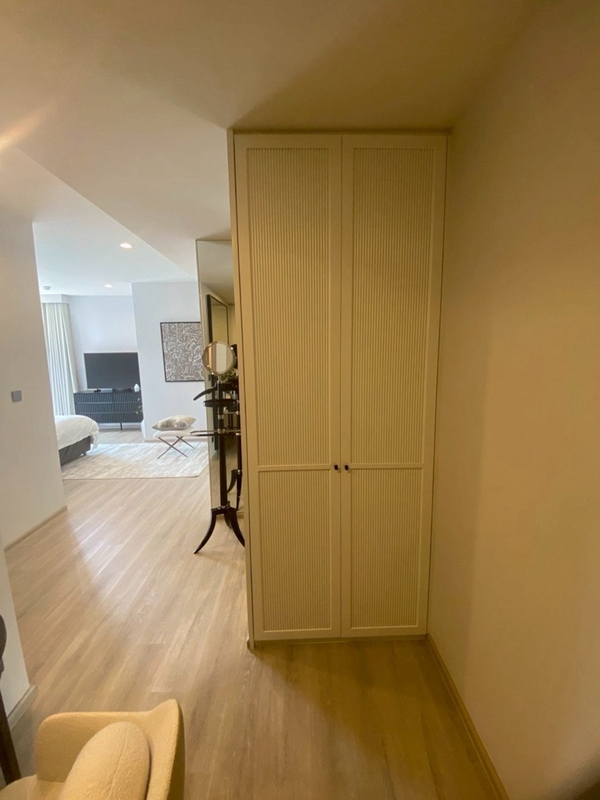 For RentCondoRama9, Petchburi, RCA : pynn soonvijai 3 bedroom ready to move in