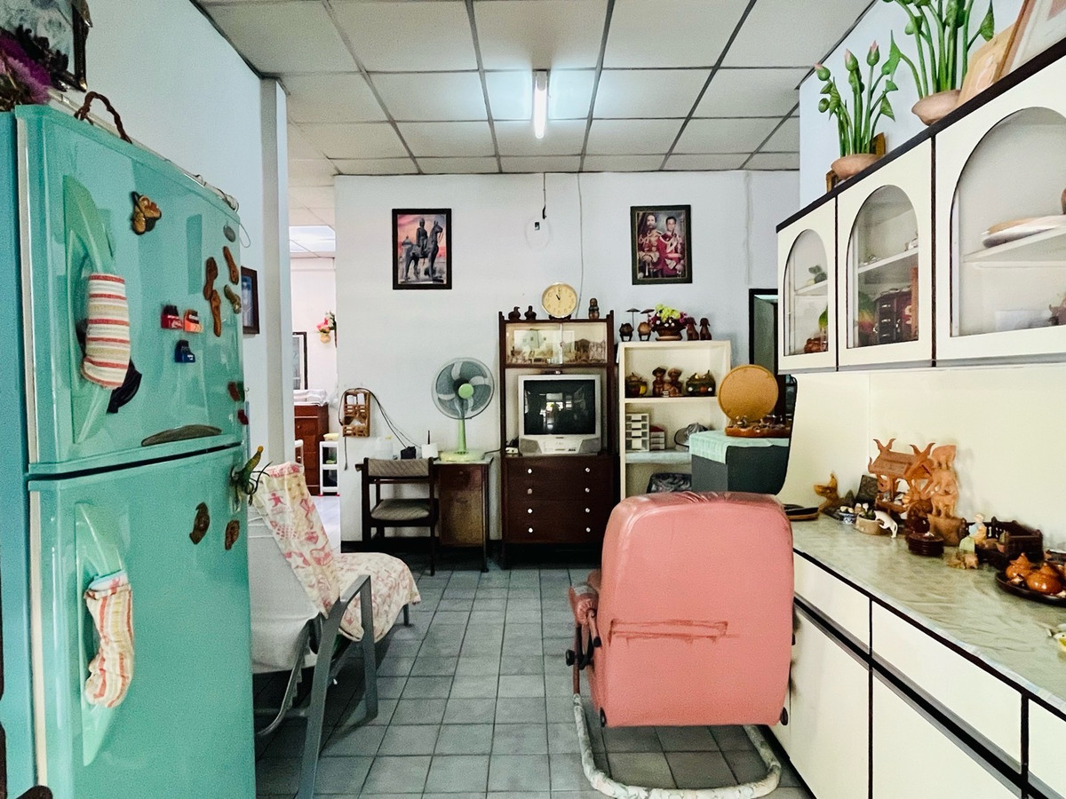 For SaleHouseRamkhamhaeng, Hua Mak : Single house for sale Soi Ramkhamhaeng 68 Near Lam Sali intersection, Ban Ma, Amway, Kittinivet BTS station.