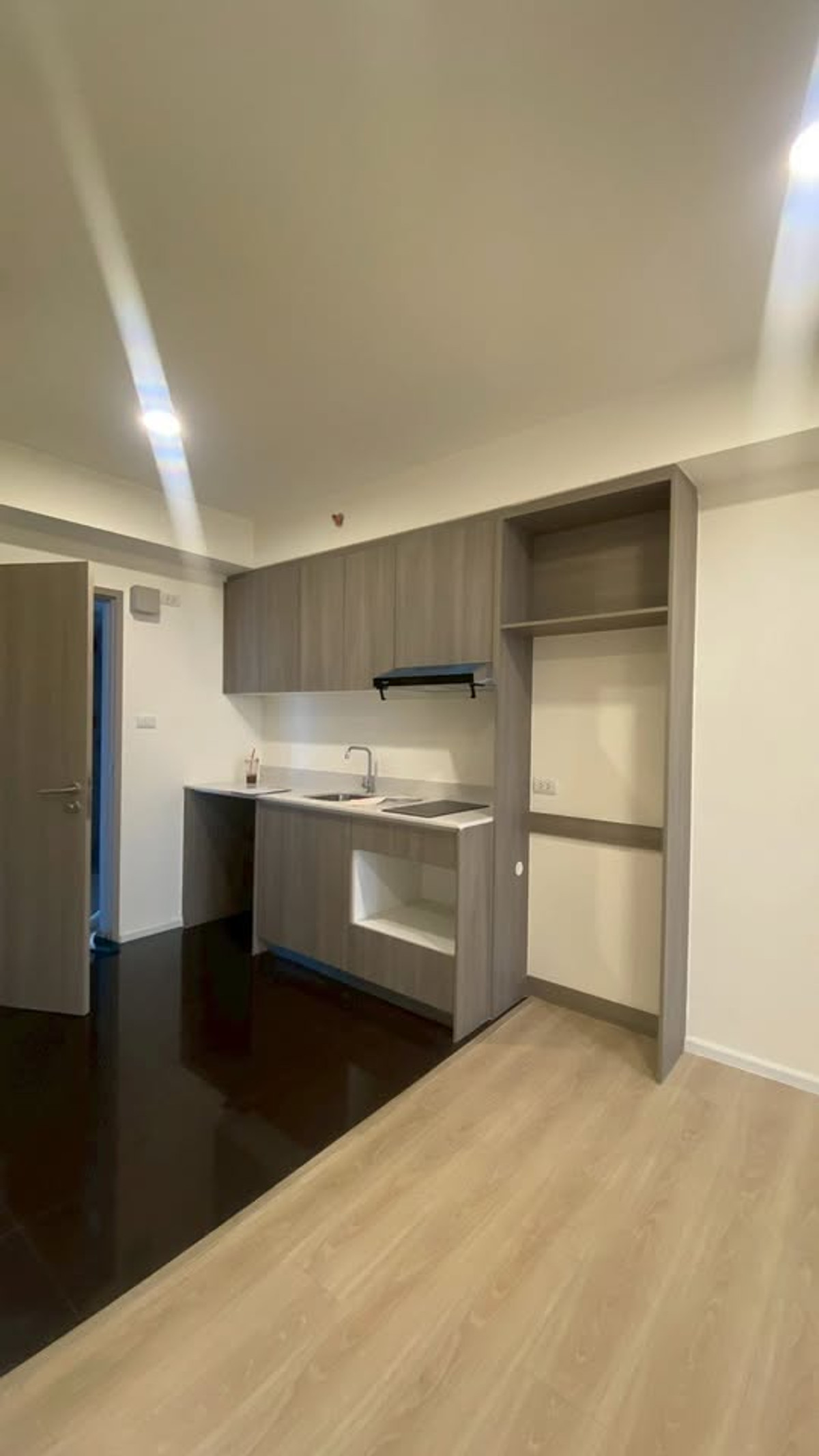 ขายคอนโดบางนา แบริ่ง ลาซาล : A Space Me Bangna / 2 Bedrooms (FOR SALE), เอ สเปซ มี บางนา / 2 ห้องนอน (ขาย) NA107