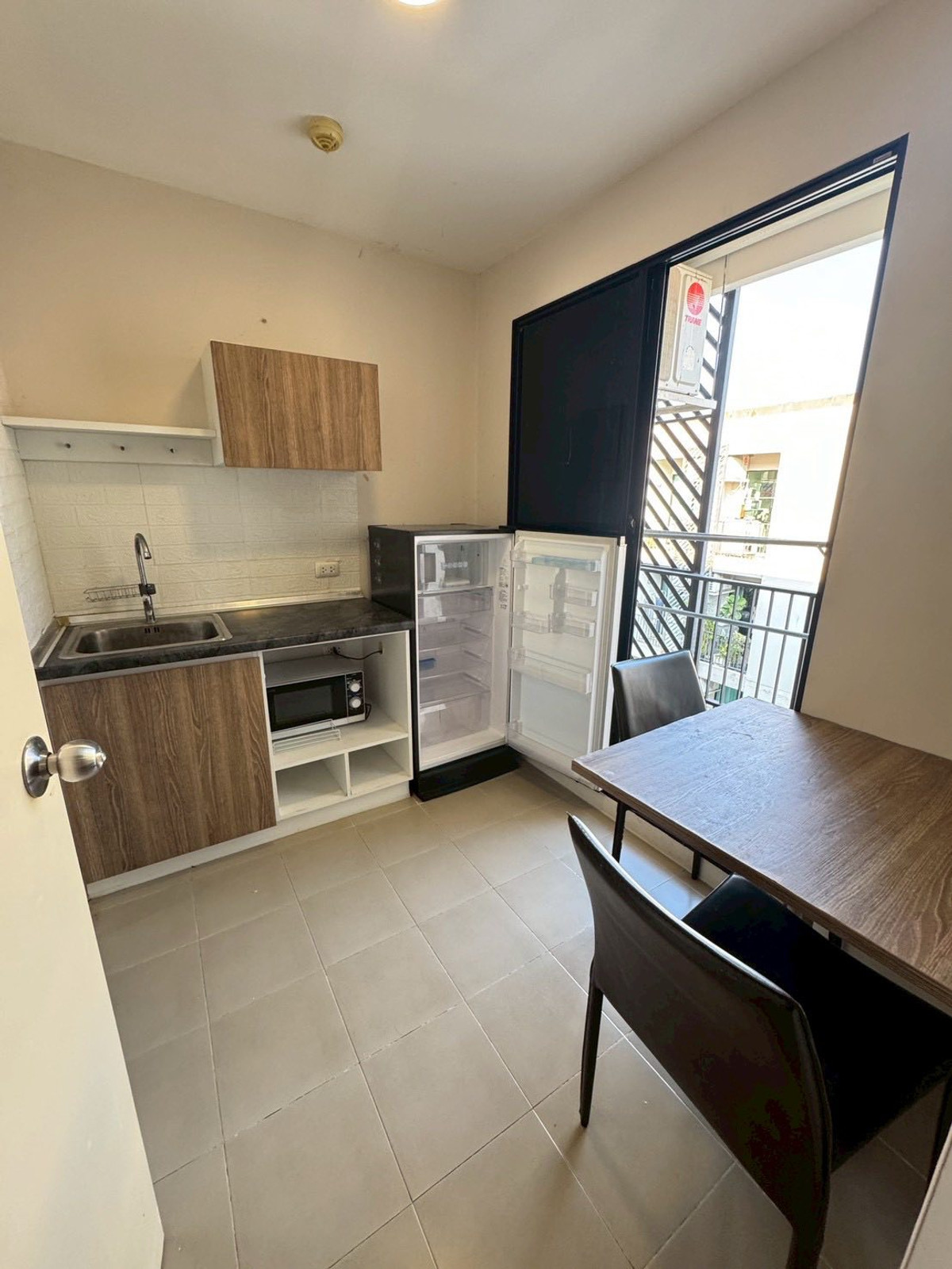 ขายคอนโดสมุทรปราการ สำโรง : 🔥 ต่ำกว่า 2 ล้าน! คอนโดสุขุมวิท ใกล้ BTS หายากมาก LESTO SUKHUMVIT 113  โทร.063-6165390