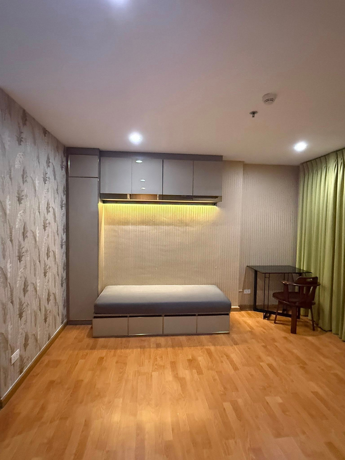 For RentCondoThaphra, Talat Phlu, Wutthakat : 🏢 For rent The President Sathorn–Ratchaphruek 1 📍 Bang Wa, walk 50 m. to BTS & MRT.