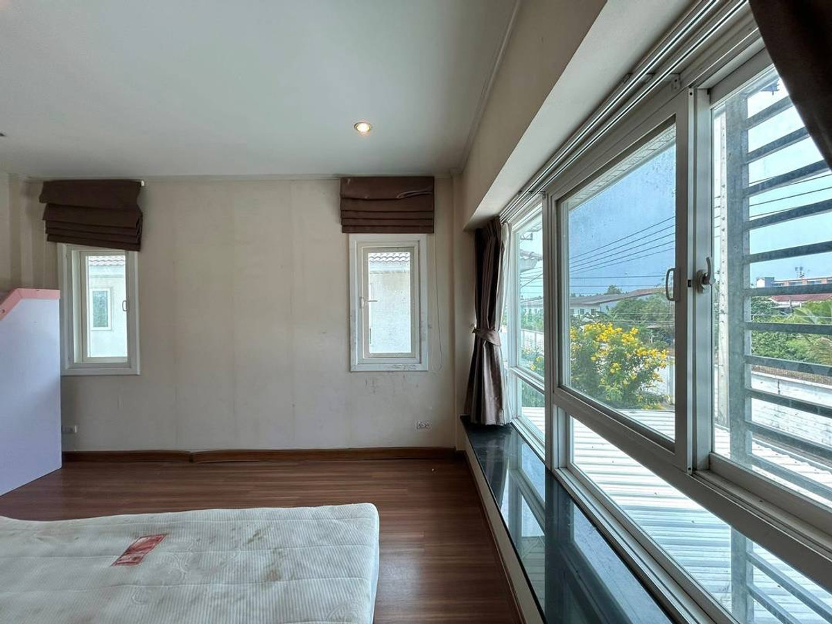 For SaleHousePathum Thani,Rangsit, Thammasat : Single house for sale, Bella Wongwaen - Lumlukka Klong 3, size 60 sq m, in front of the house does not collide with anyone, Bella Wongwaen - Lumlukka Klong 3