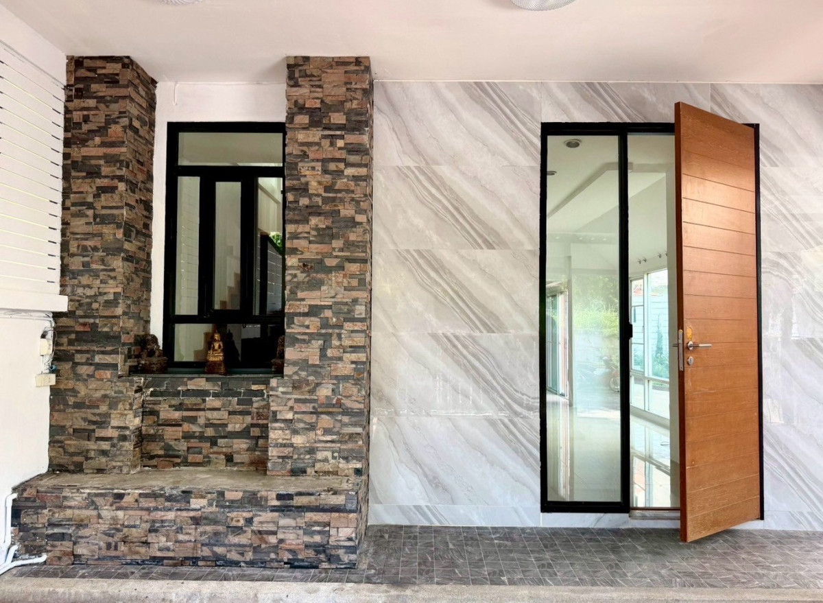 For RentTownhomeChaengwatana, Muangthong : 🔥 For rent 29,000 baht | Modern home office, 3.5 floors – spacious and newly decorated!‼️