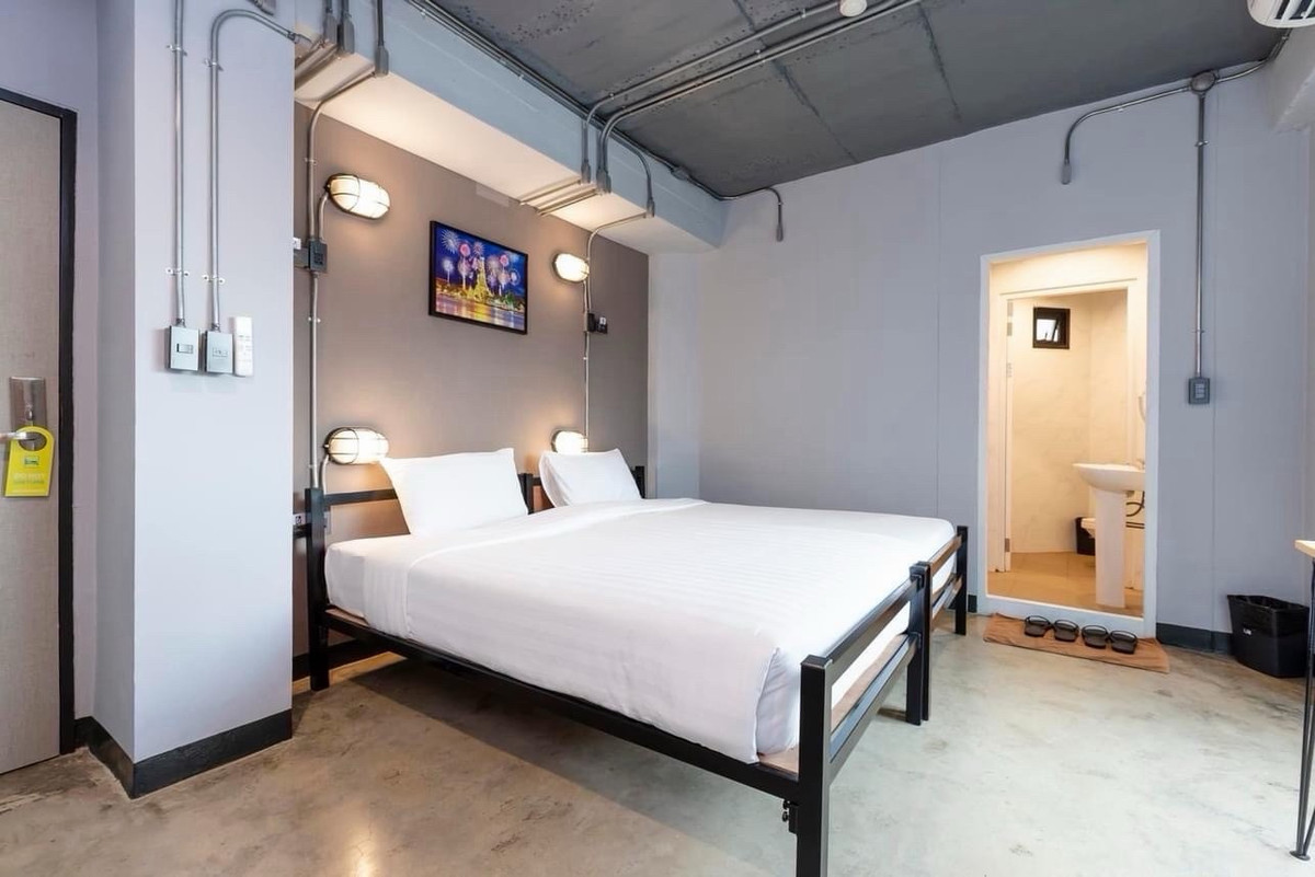 For SaleHotel&Apartment BusinessYaowarat, Banglamphu : 8-storey hotel for sale in the Yaowarat area near MRT. Fully operating business with steady income and high occupancy, averaging 70–85% year-round.
Ideal for investors seeking immediate cash flow.
