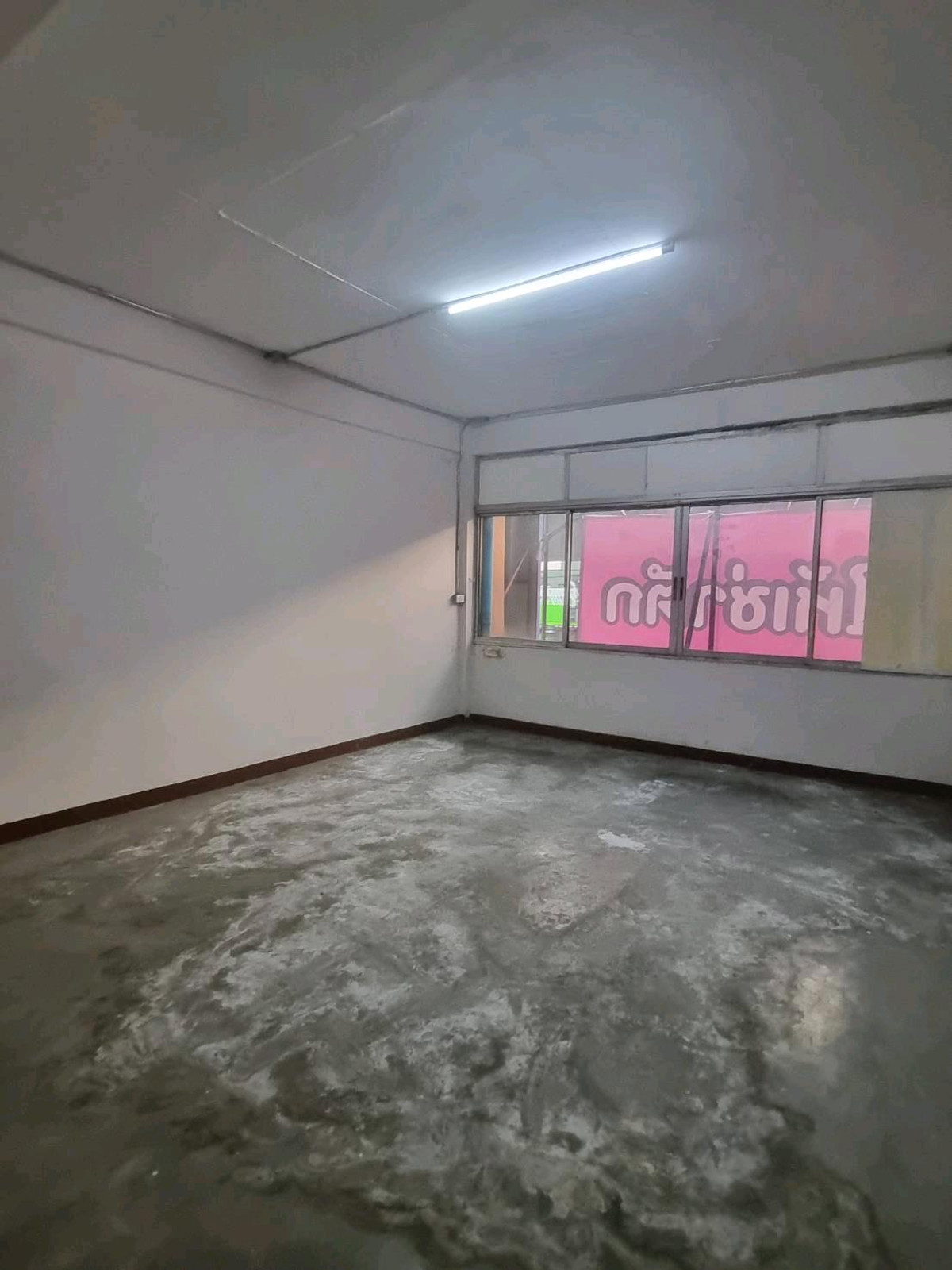 For RentShop HouseOnnut, Udomsuk : Commercial building for rent on the main road, near BTS Bang Chak.