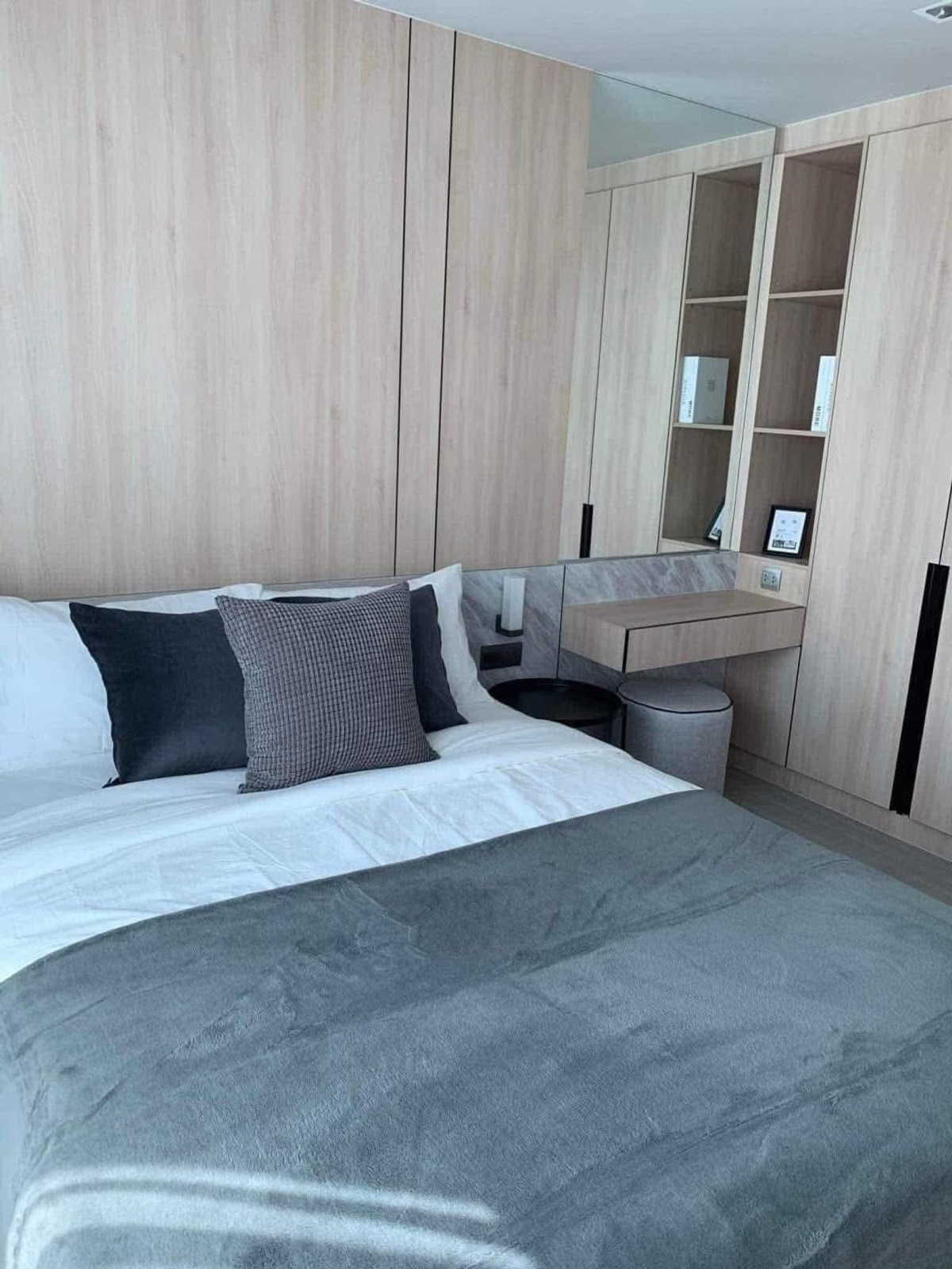 For RentCondoLadprao, Central Ladprao : 🏡✨ Very beautiful room Life Ladprao | Life Ladprao ✨🏡 📍 opposite Central Ladprao 🚆 next to BTS Ladprao Intersection | connected to MRT Phahon Yothin 🔑 Condo for rent Life Ladprao * Building A, 41st floor, high view, airy * Size 50 sq m. * 2 bedrooms | 1 b