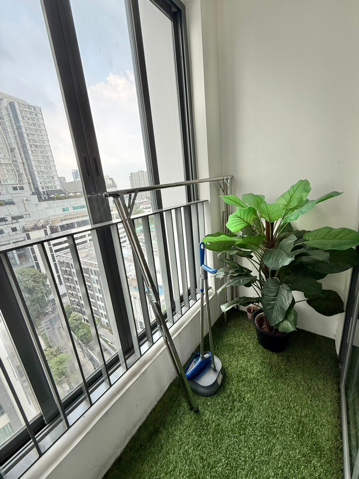 For RentCondoOnnut, Udomsuk : OMG1358  [ Ideo Mobi Sukhumvit 81 ]  Nice 1 Bedroom for RENT 31-Mar-26
