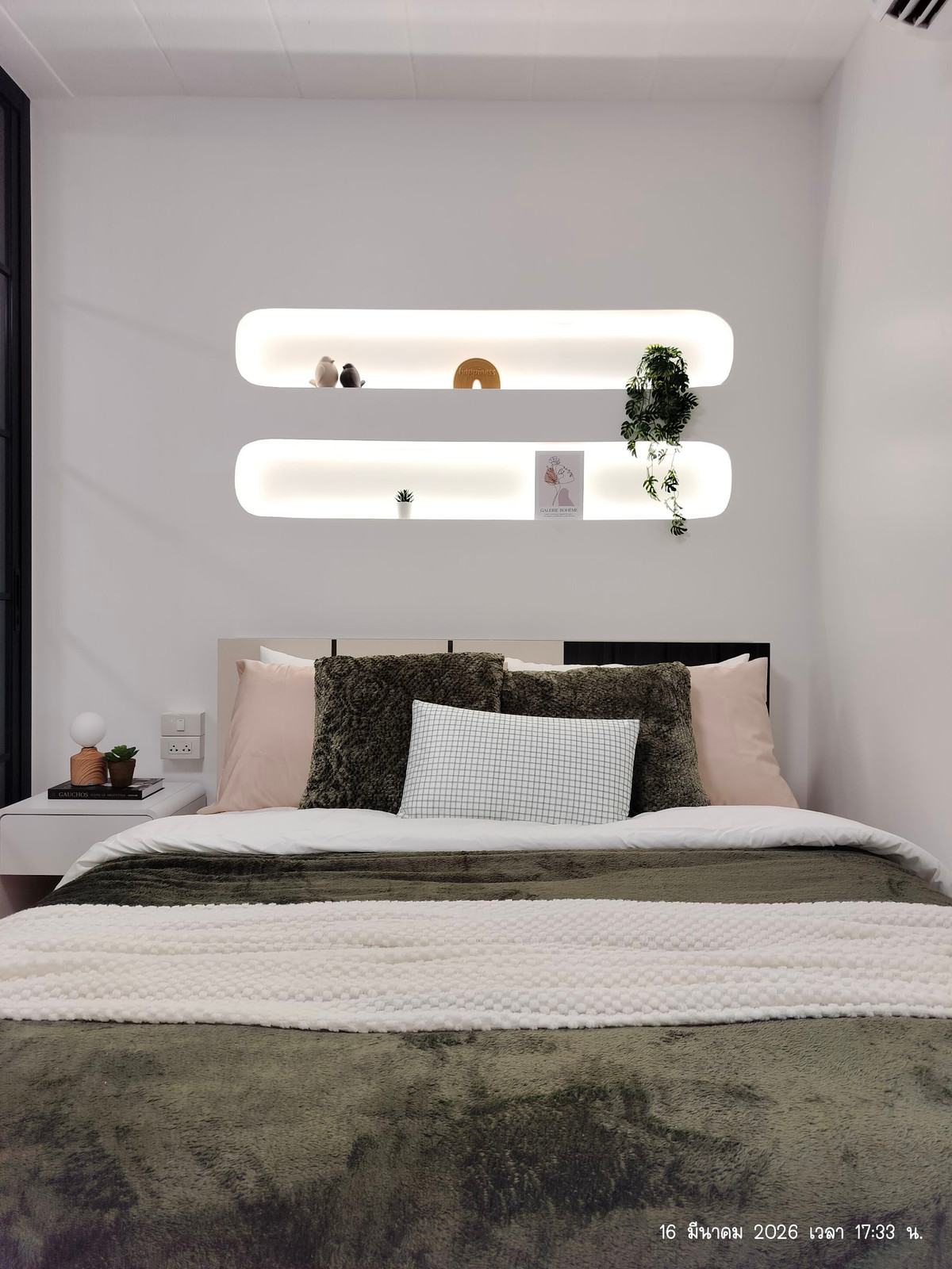 For SaleCondoRatchadapisek, Huaikwang, Suttisan : The room is in good condition, never rented out. Price negotiable. Ratchada City Condo. If interested, contact Line: 0889656914. Hurry and say hello.