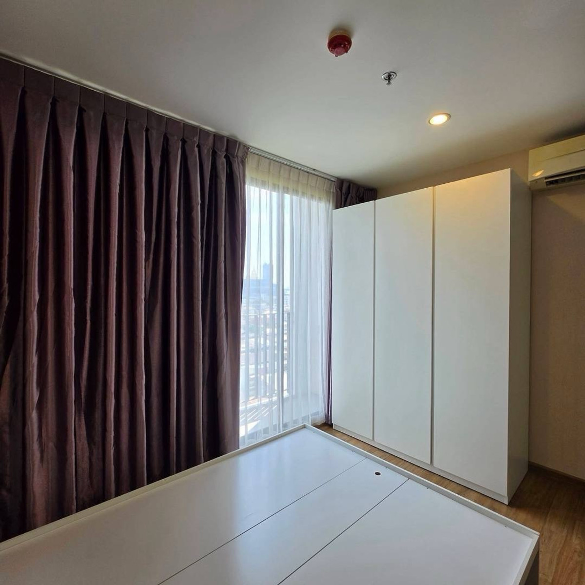 For RentCondoBang Sue, Wong Sawang, Tao Pun : 🔥Rare Item! The Tree Interchange, 1 bedroom, city view + 1 car parking space, the best value in this area.