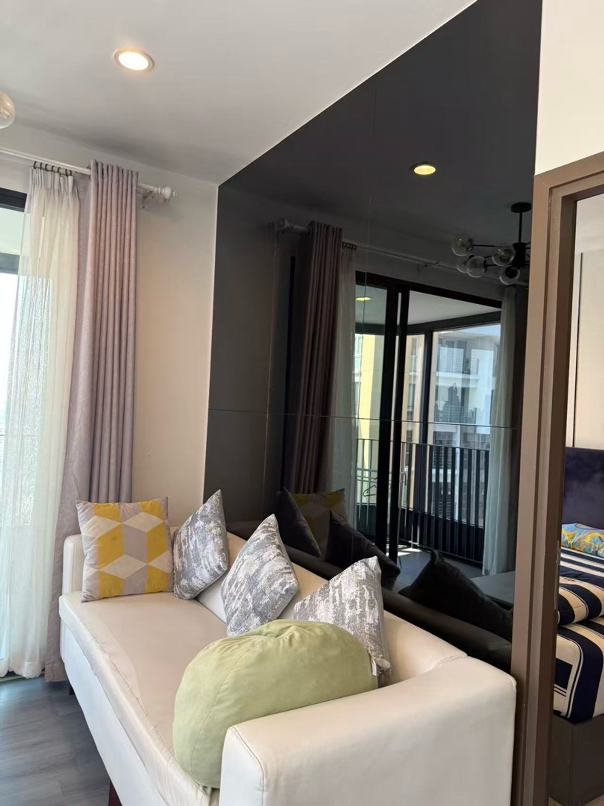 ให้เช่าคอนโดพระราม 9 เพชรบุรีตัดใหม่ RCA : ให้เช่า 2 นอน เพชรบุรี Ideo Mobi Asoke ชั้น 30