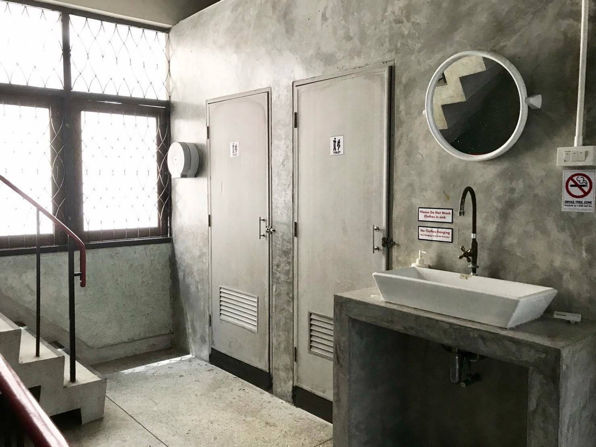 ให้เช่าทาวน์โฮมสีลม ศาลาแดง บางรัก : [Rare Opportunity] ให้เช่าอาคารพาณิชย์ 4 ชั้น ทำเลทองใจกลางสีลม-คอนแวนต์ (ซอยพิพัฒน์ 2)