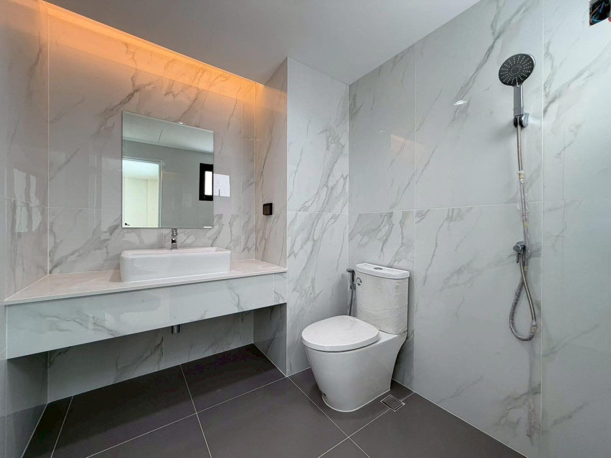 ขายทาวน์โฮมอ่อนนุช อุดมสุข : ขาย ทาวน์โฮมหรู 4.5 ชั้น ทำเลดี รีโนเวทใหม่ ตกแต่งสวยงาม ย่านปุณณวิถี-พระโขนง ใกล้BTS ปุณณวิถี  เพียง 750 เมตร