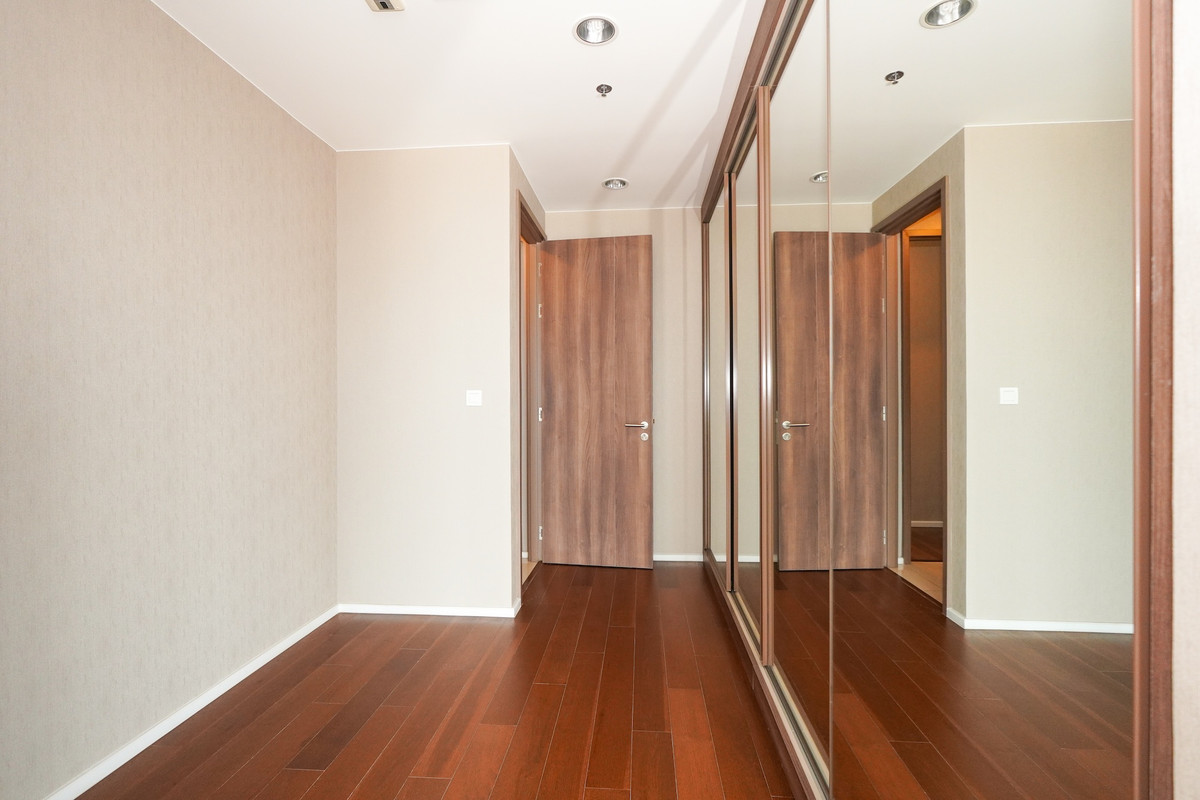 For SaleCondoSathorn, Narathiwat : Best Price🎉 River View Condo📍Menam Residence, 3 BR, 3 Parkings, Near Shrewsbury School