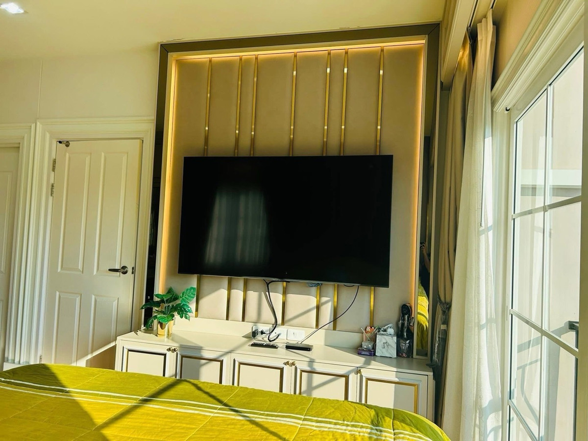 For RentThaphra, Talat Phlu, Wutthakat : Semi-detached house for rent, Golden Neo Sathorn Project, Kanlapaphruek Road.