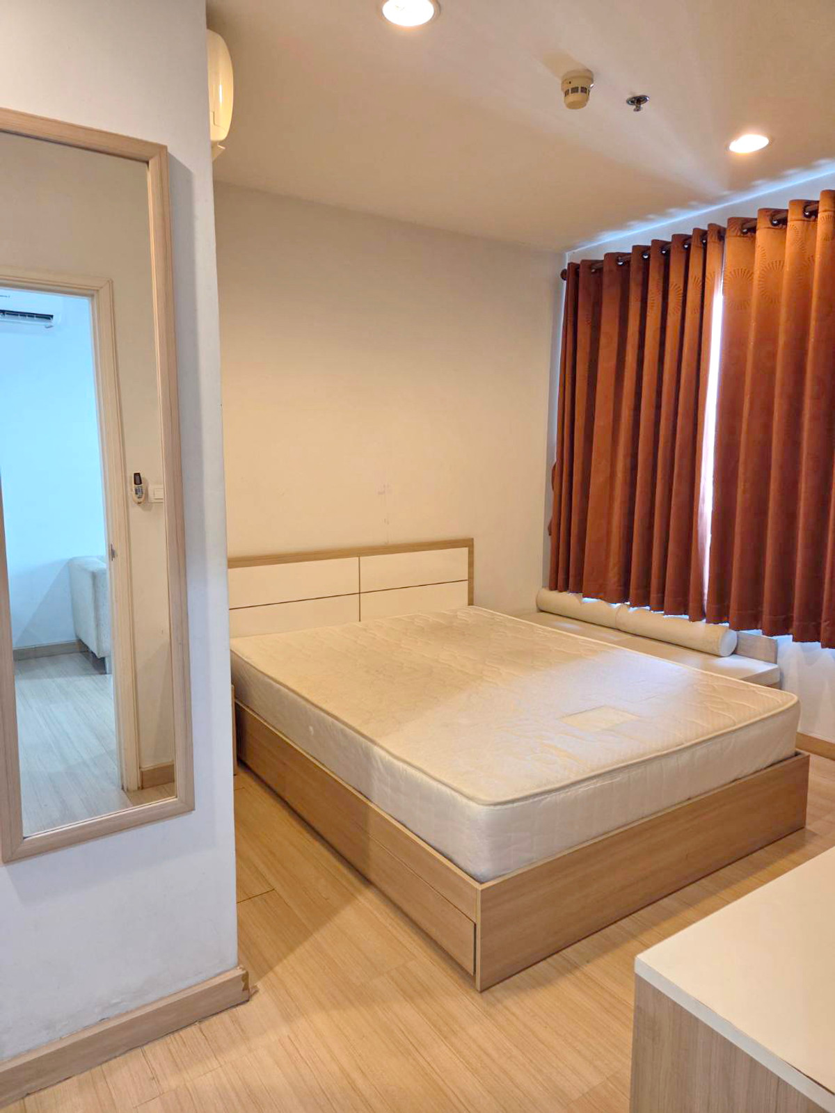 ให้เช่าคอนโดเกษตรศาสตร์ รัชโยธิน : ให้เช่า คอนโด Centric Scene รัชวิภา ห้องมุม  มีเครื่องซักผ้า 