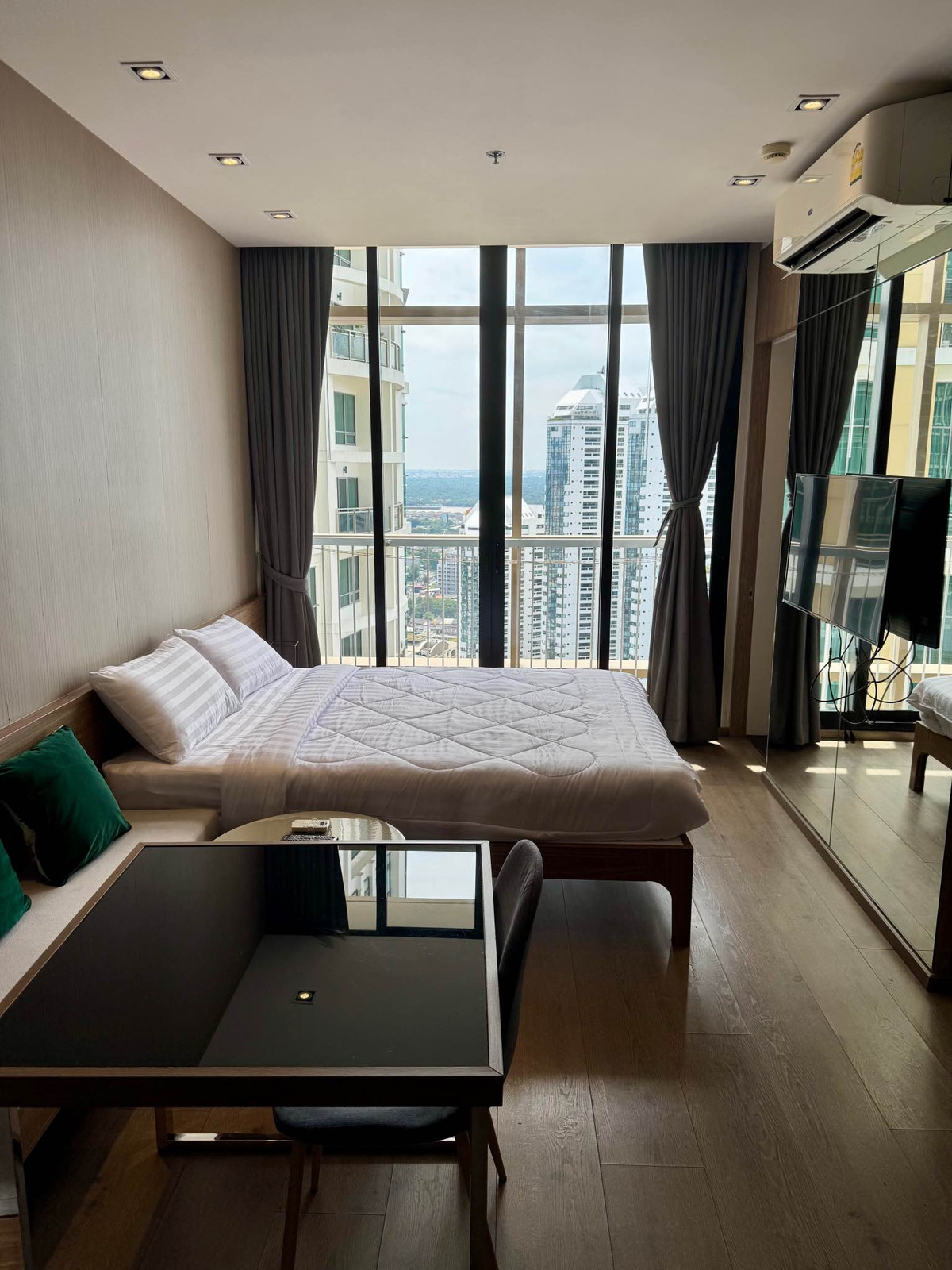 ให้เช่าคอนโดสุขุมวิท อโศก ทองหล่อ : For Rent Park Origin Phrom Phong | 20,000/Month (Sukhumvit 24)