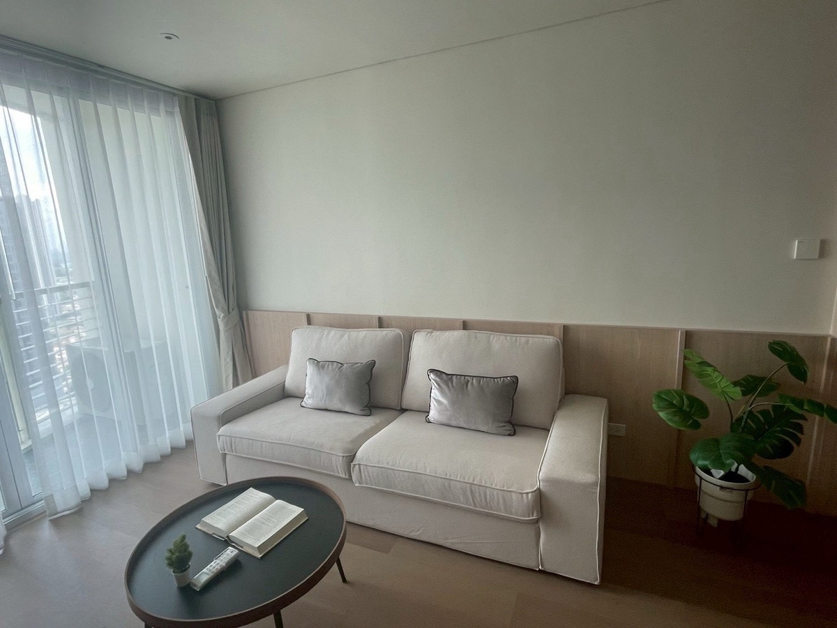 For RentCondoOnnut, Udomsuk : 🔥 FOR RENT: Spacious Renovated Condo near BTS Phra Khanong (3 mins walk) 🔥1bed large size 52sqm:37,000 THB/month