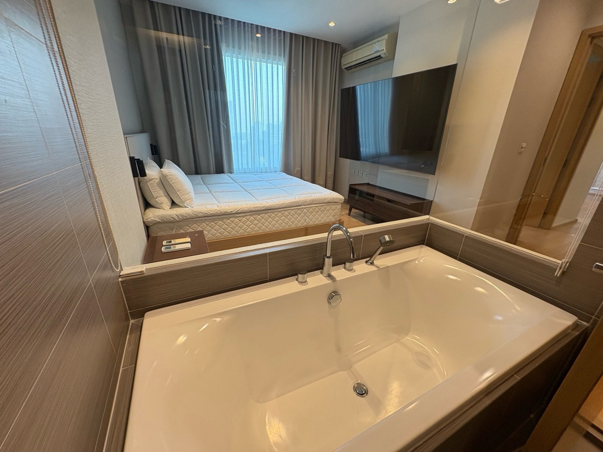 For RentCondoSukhumvit, Asoke, Thonglor : 🔥Rent 2BR🔥Pool view🔥Floor12🔥70sqm🔥50,000/month🔥