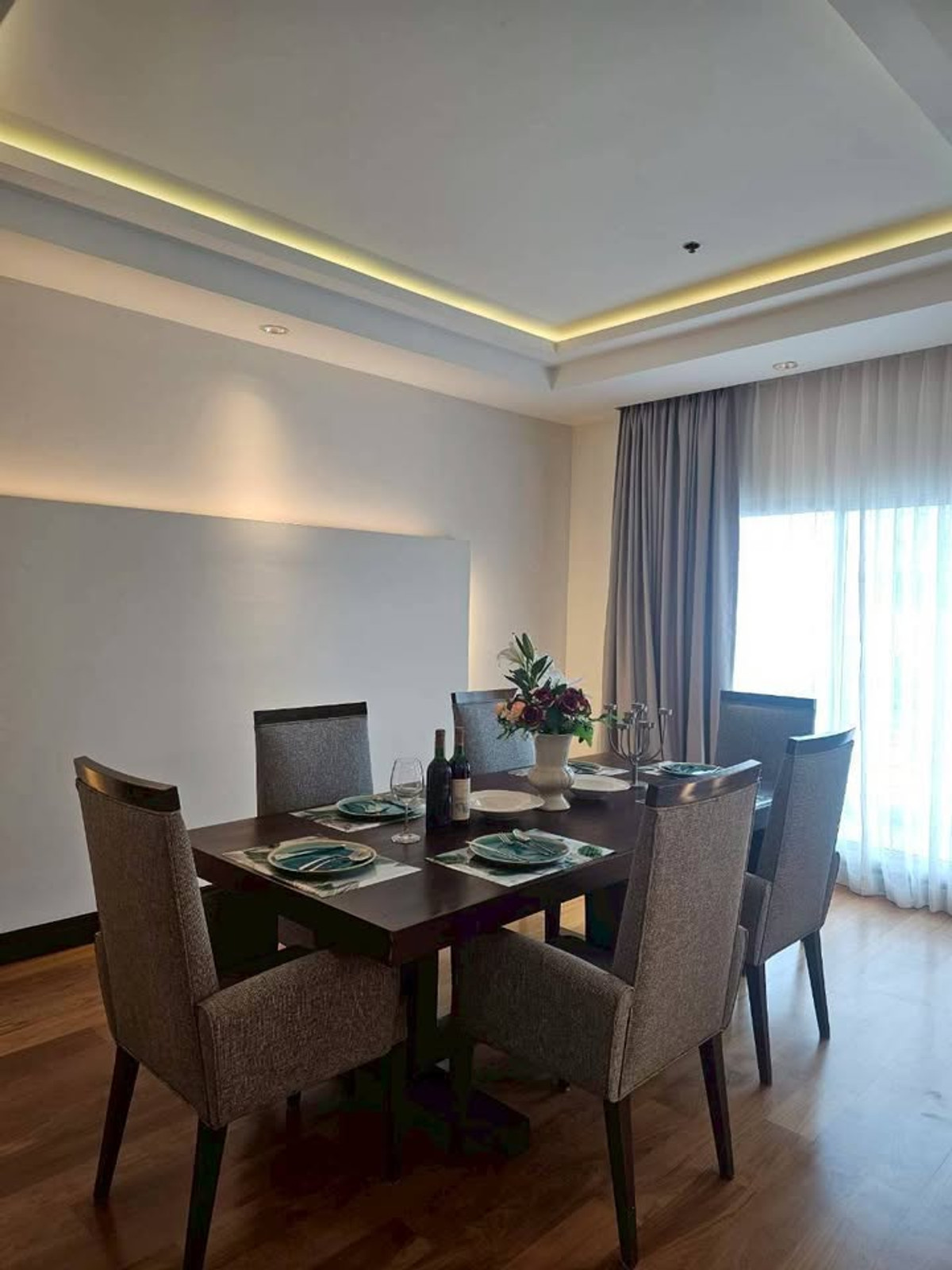 For RentCondoWitthayu, Chidlom, Langsuan, Ploenchit : +++Urgent rent Royal Residence Park *** 4 bedrooms, 3 bathrooms, size 275 sq m., fully furnished, ready to move in+++