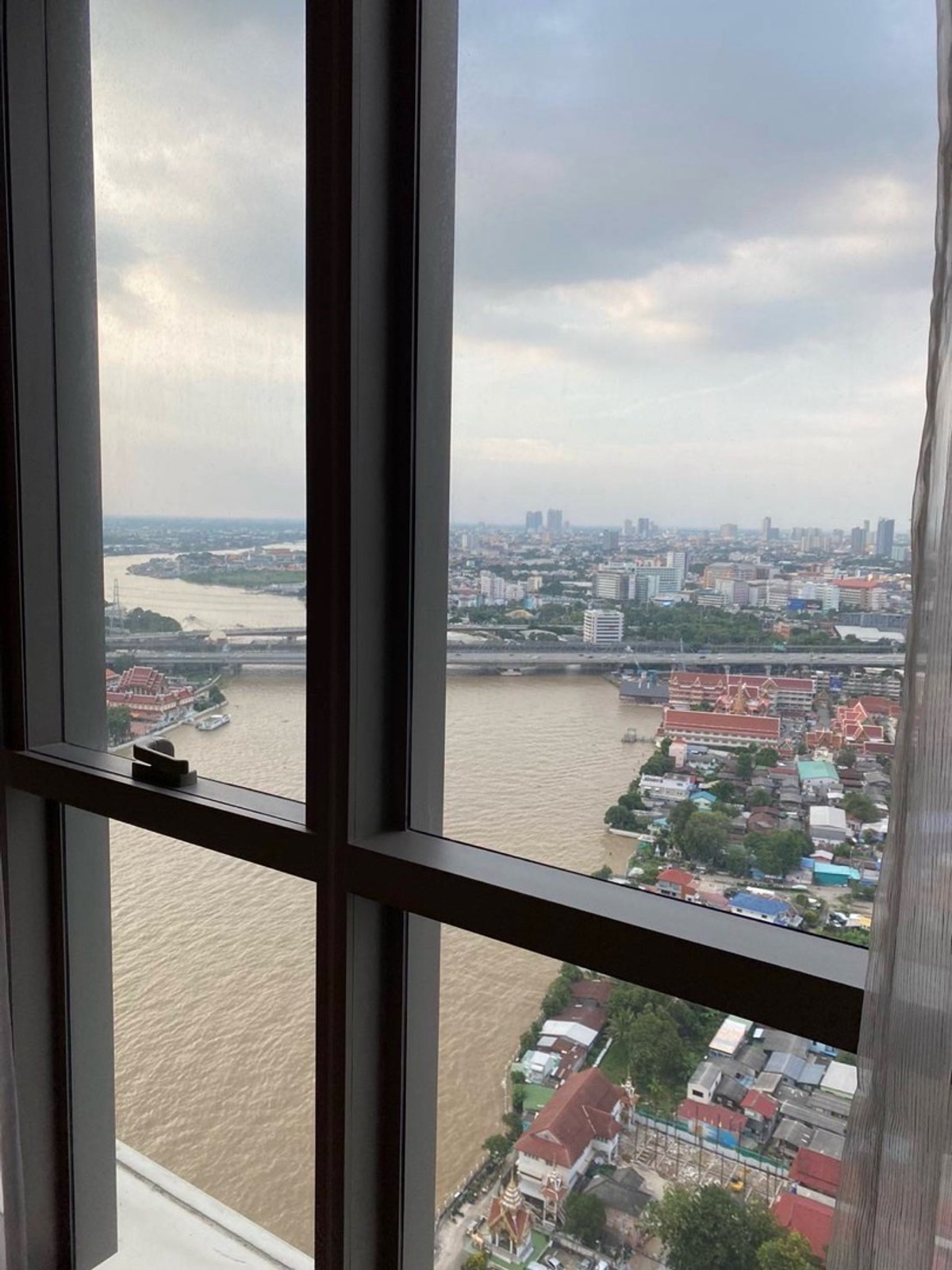 ขายคอนโดบางซื่อ วงศ์สว่าง เตาปูน : 333 ริเวอร์ไซด์ **ขายด่วน** 2 นอน ชั้นสูง วิวแม่น้ำ พร้อมอยู่ ราคาเพียง 12.5 ล้านเท่านั้น