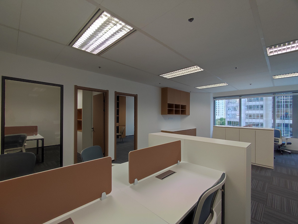 For RentOfficeWitthayu, Chidlom, Langsuan, Ploenchit : Office for rent, Ploenchit (Office For Rent), Capital Tower All Seasons Place building, office space size 100 - 1,300 square meters, price 990 baht/sq m, near BTS Ploenchit, Wireless Road, Lumpini, Chidlom, Pathumwan, Lang Suan 
 
