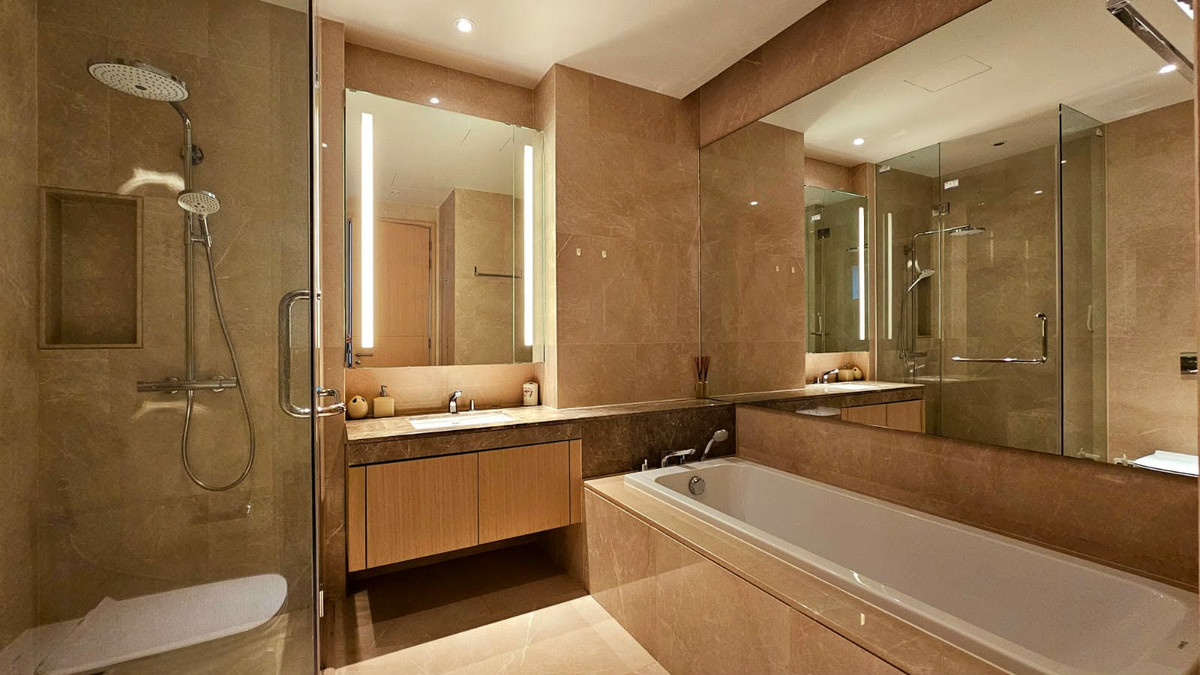 For RentCondoWongwianyai, Charoennakor : ⭐️ Magnolias Waterfront Residences ⭐️ 1 bedroom 79 sq m., luxury room, well decorated. Very beautiful view, ready to move