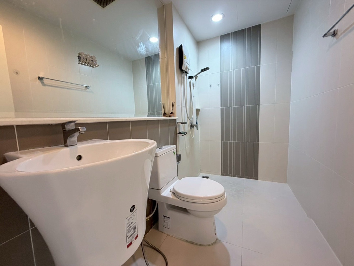 ให้เช่าทาวน์โฮมราษฎร์บูรณะ สุขสวัสดิ์ : 🏡 ปล่อยเช่าทาวน์โฮม 3 ชั้น | บ้านกลางเมือง สุขสวัสดิ์ ใกล้แยกพระประแดง
ทำเลดีมาก ติดถนนใหญ่ ใกล้ห้าง รถไฟฟ้ากำลังมา!