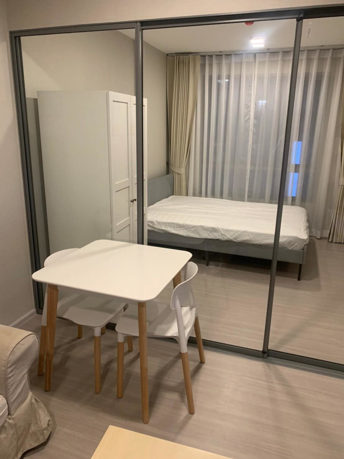 ให้เช่าคอนโดสุขุมวิท อโศก ทองหล่อ : ให้เช่าคอนโด Quintara Phume Sukhumvit 39 (BTS Phromphong) เฟอร์ครบ พร้อมอยู่