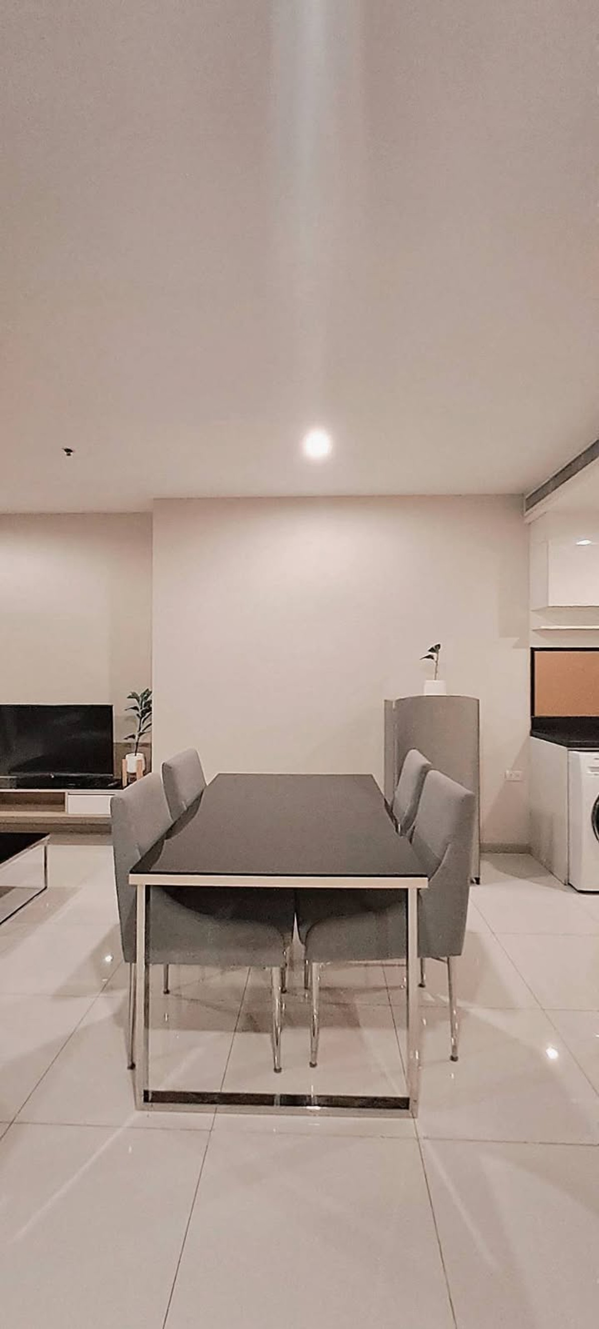 For RentCondoSukhumvit, Asoke, Thonglor : For rent, Up Ekamai (77.48 sq m.), 2 bedrooms, 2 bathrooms, beautifully decorated, ready to move in.