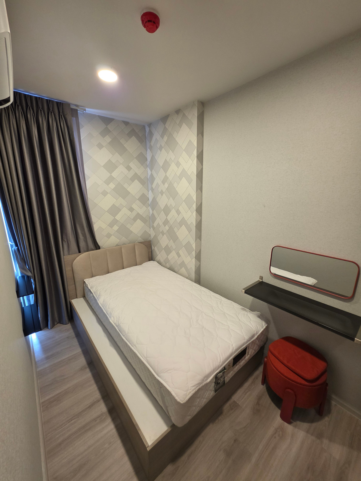 For RentCondoRatchadapisek, Huaikwang, Suttisan : Condo for Rent: Quintara Mhy Gen — 2-Bedroom 2-Bathroom Unit near MRT Huai Khwang, Only 25,000 THB/Month