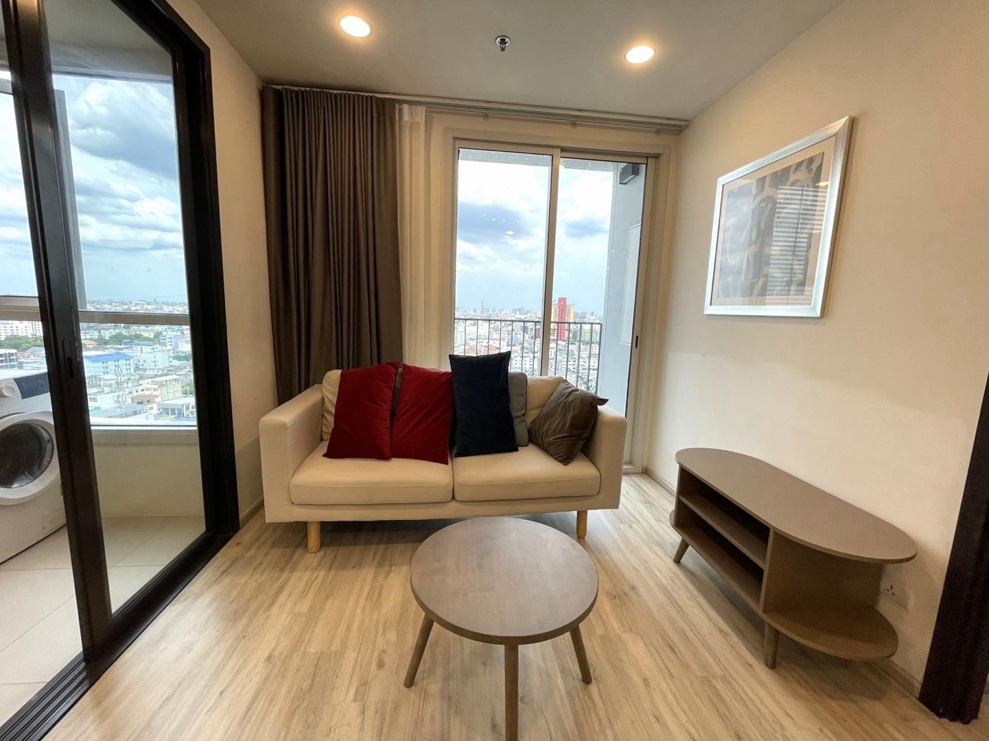 ให้เช่าคอนโดรัชดา ห้วยขวาง : 2 Bed XT HUAIKHWANG Ready to move in