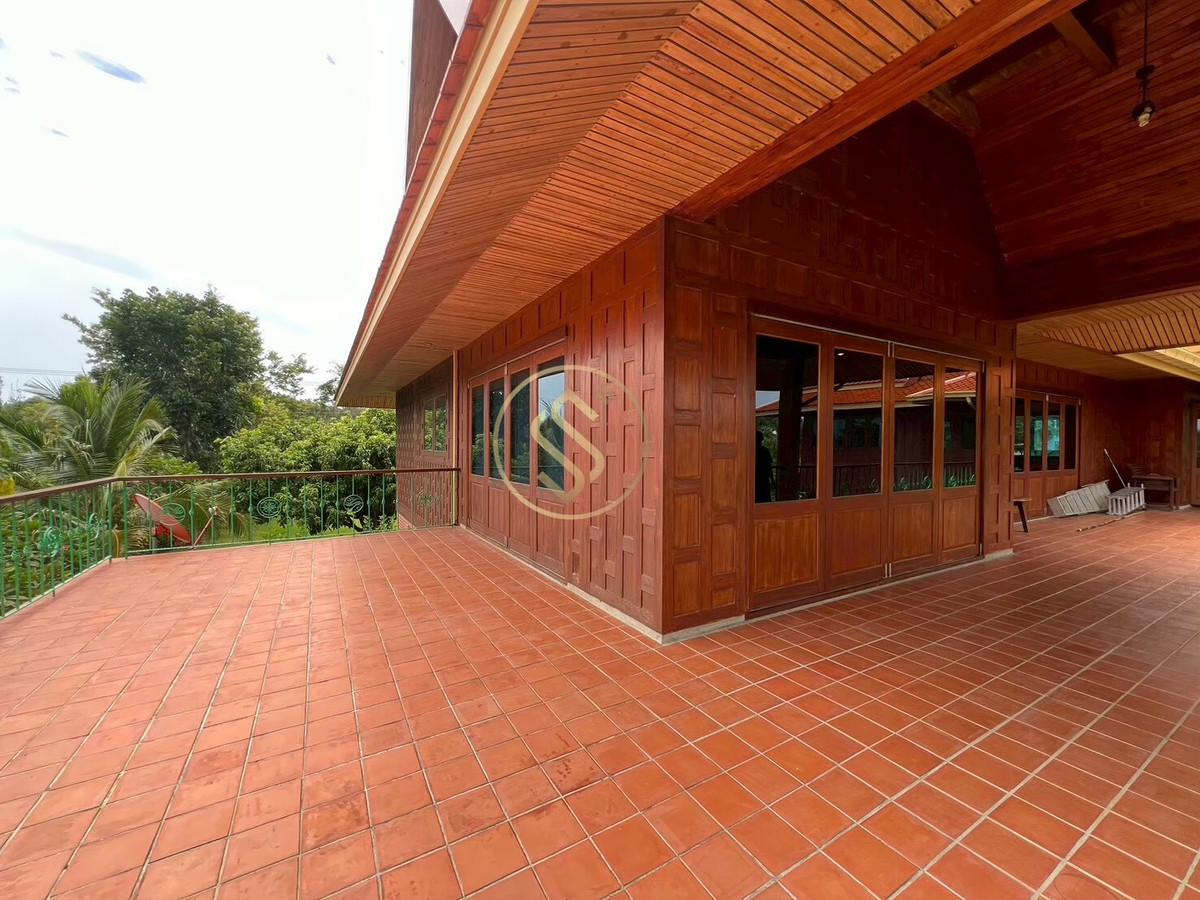 ขายบ้านชะอำ เพชรบุรี : ขายบ้านเรือนไทยไม้สักทั้งหลัง  ในโครงการ ปาล์มฮิลส์ กอล์ฟ คลับ แอนด์ เรสซิเดนซ์ ทำเลชะอำ ,เพชรบุรี