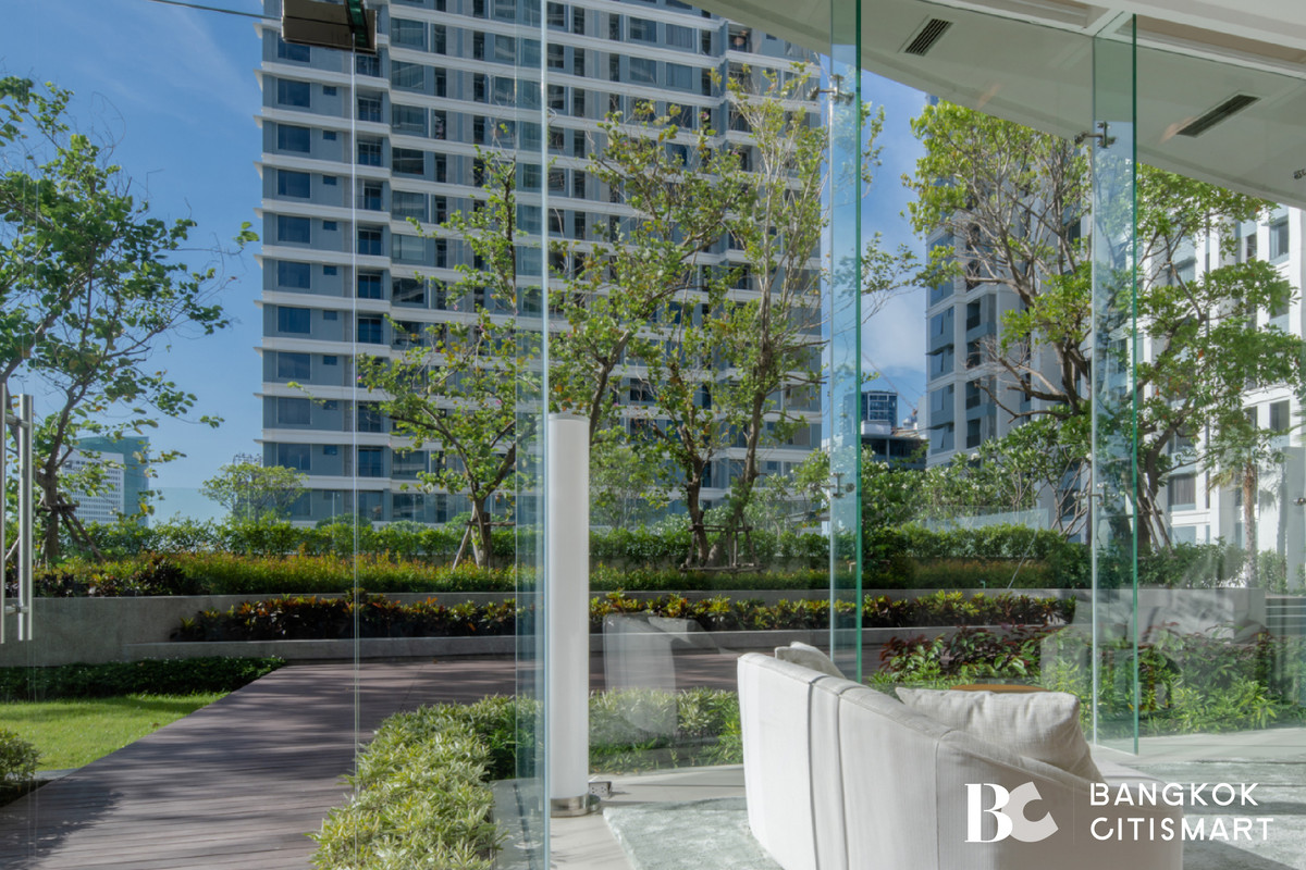 ให้เช่าคอนโดลาดพร้าว เซ็นทรัลลาดพร้าว : 🔥 พร้อมเข้าอยู่ The Saint Residences (1 ห้องนอน 30 sq.m.) ห้องทิศตะวันออก วิวสวนจตุจักร สนใจ : 095-370-1451 (Kate)