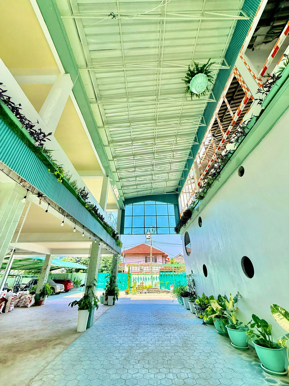 For RentOfficeRattanathibet, Sanambinna : 📢 [For Rent] Prime Office & Warehouse Complex – Rewadee Soi 7, near Nonthaburi Government Center! 🏢✨  Spacious area with versatile functions, perfect for a modern office, warehouse, or distribution center.